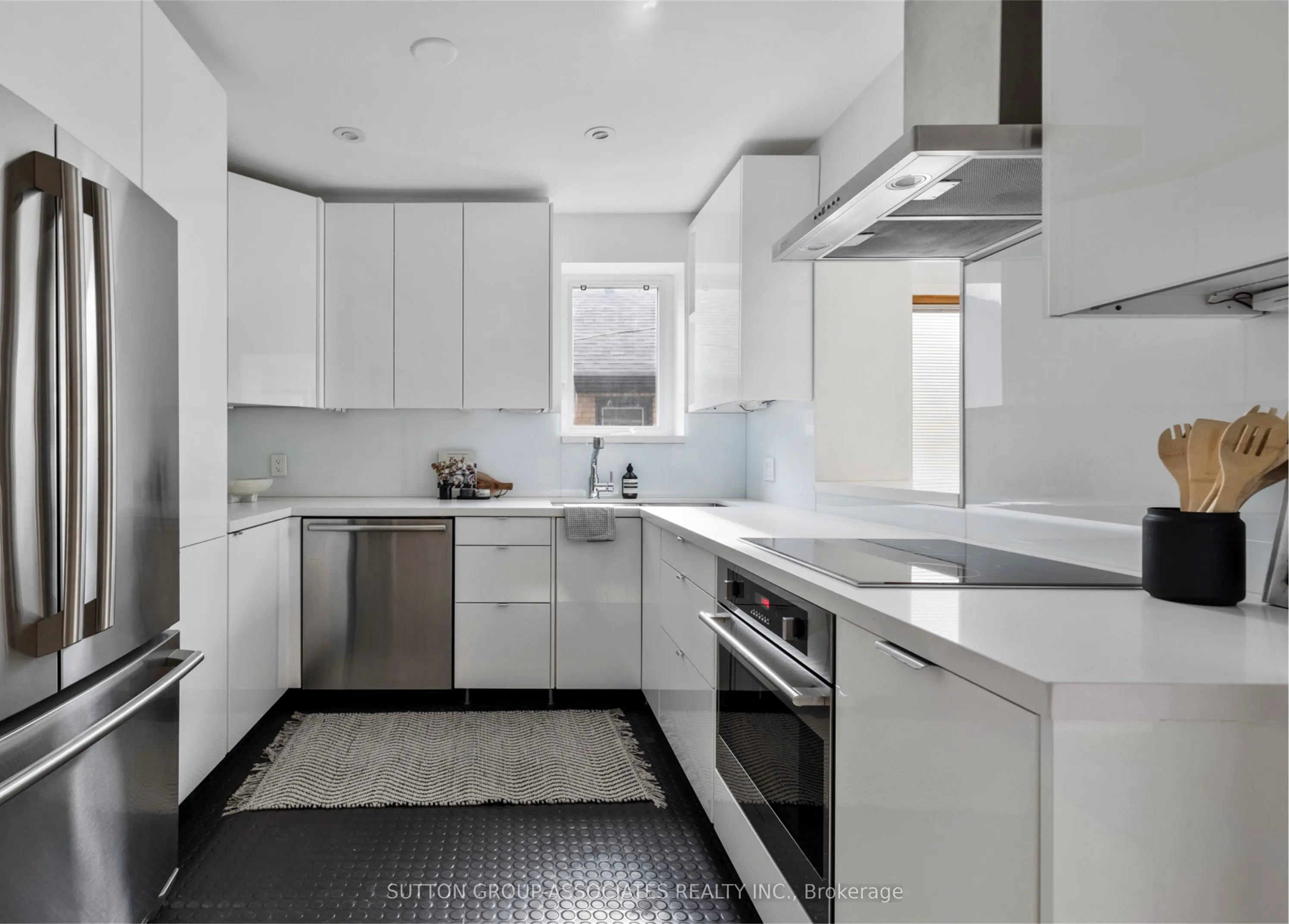 20 Kendal Avenue, #Upper