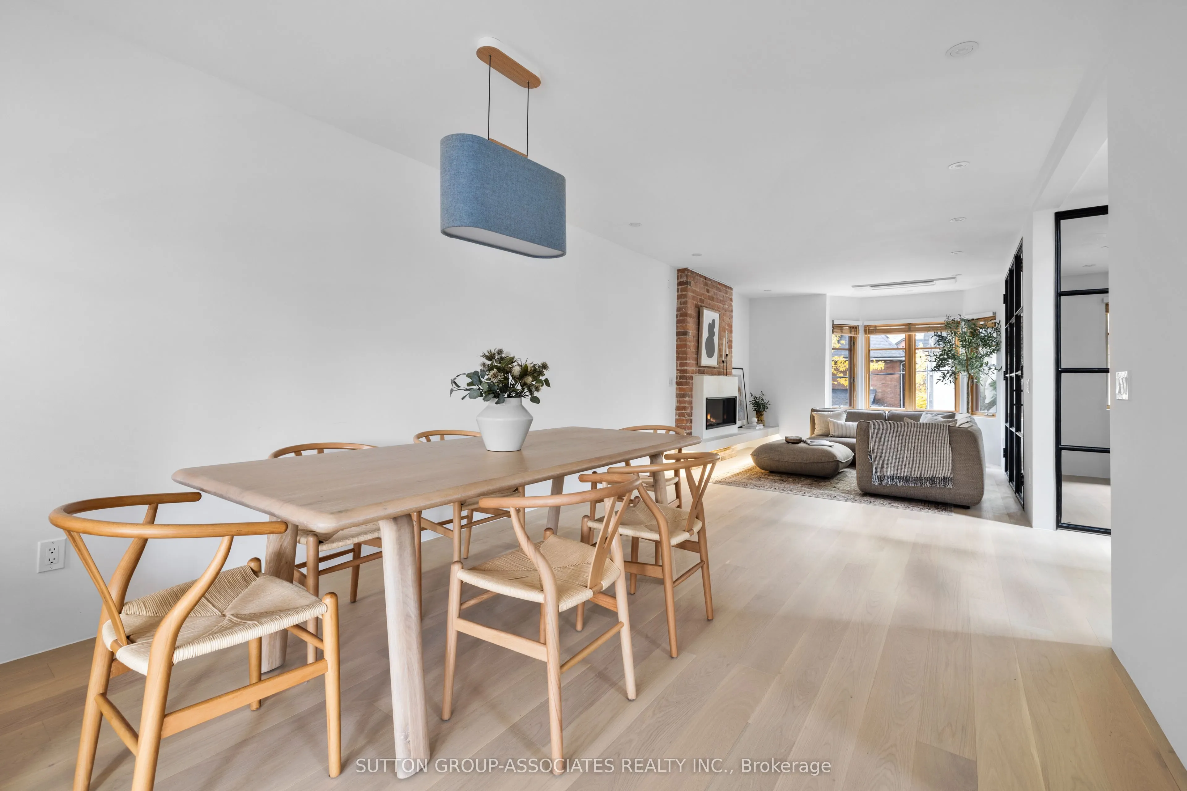 20 Kendal Avenue, #Upper