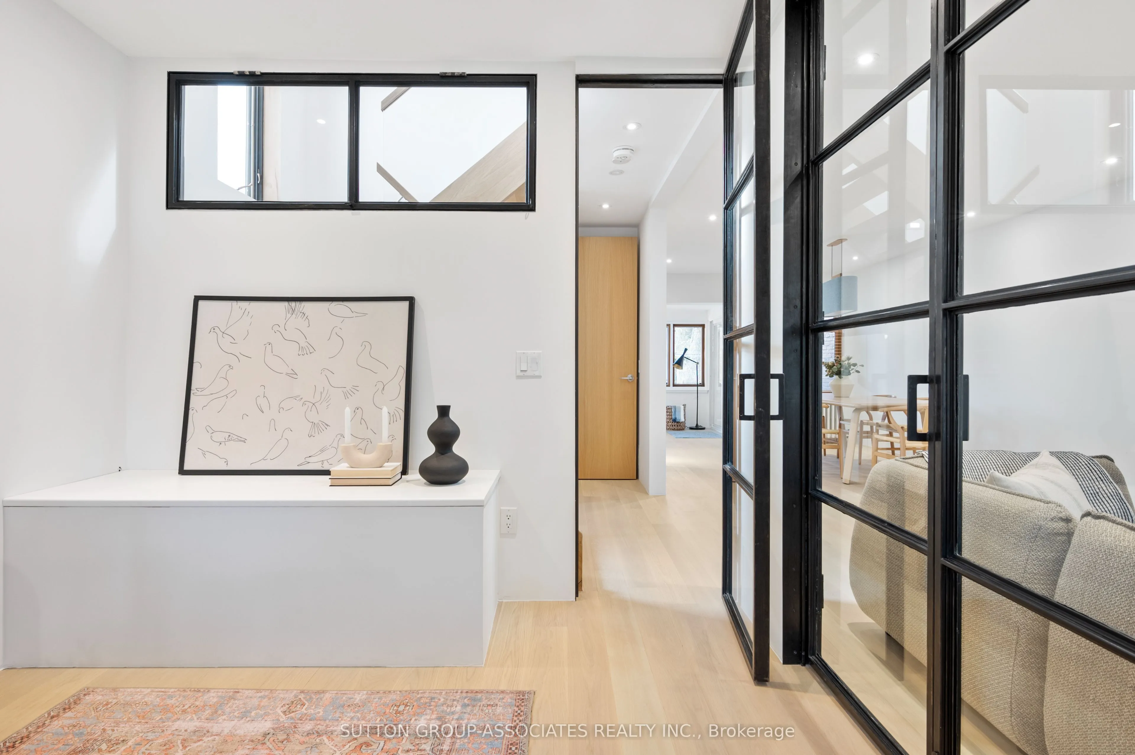 20 Kendal Avenue, #Upper