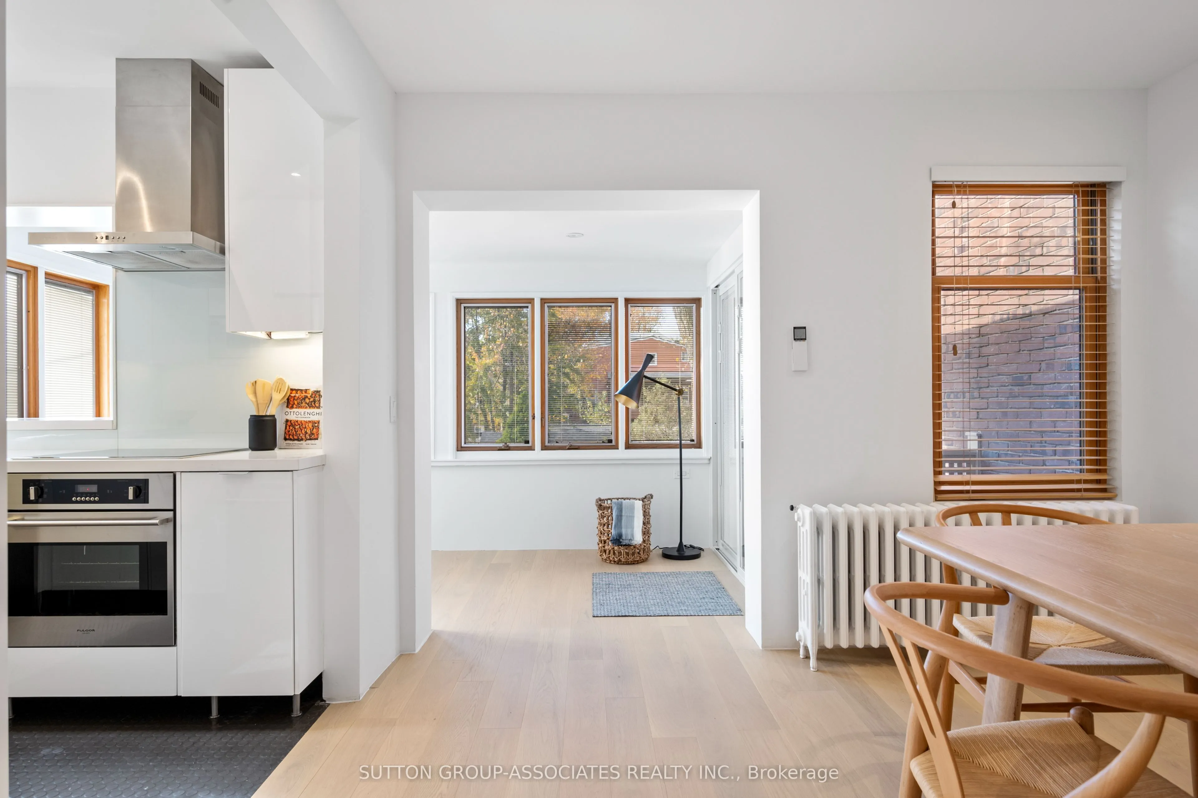 20 Kendal Avenue, #Upper