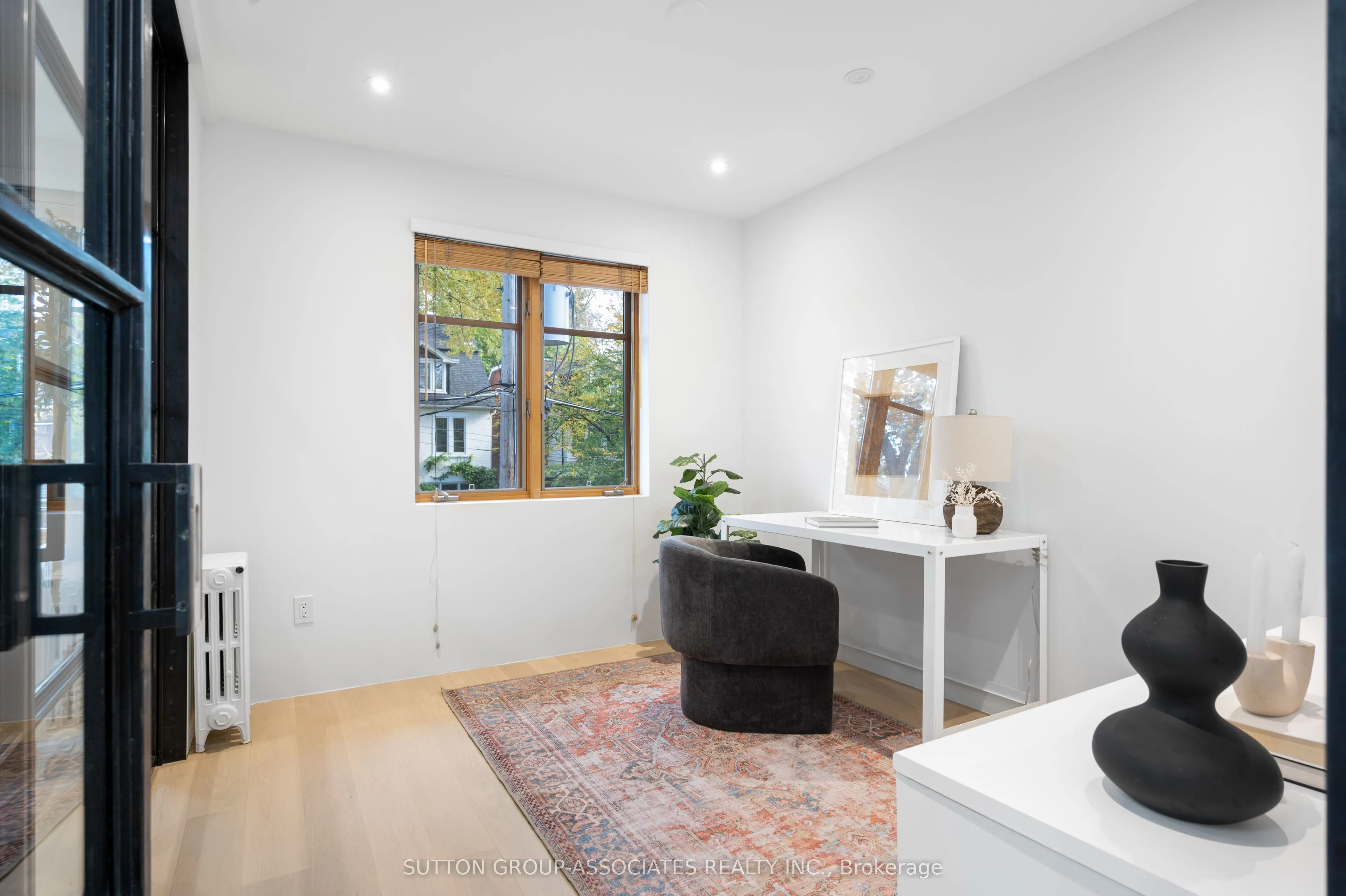 20 Kendal Avenue, #Upper