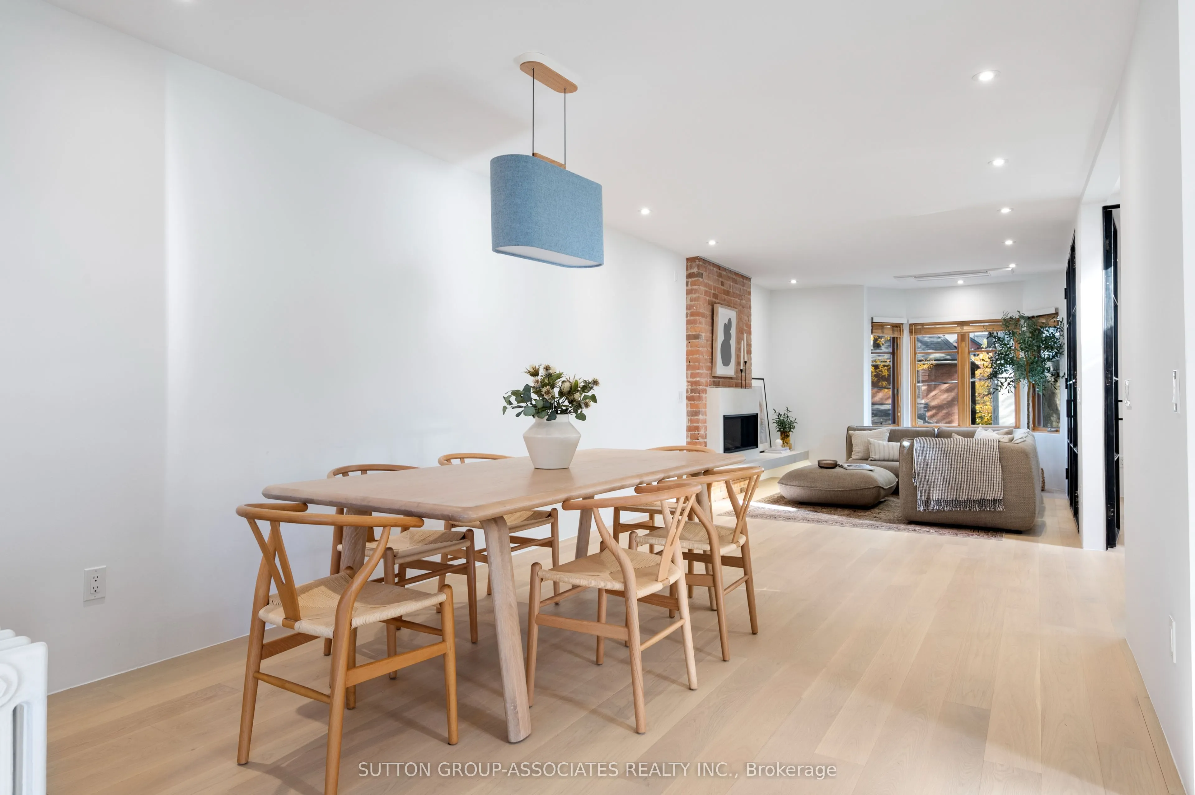 20 Kendal Avenue, #Upper