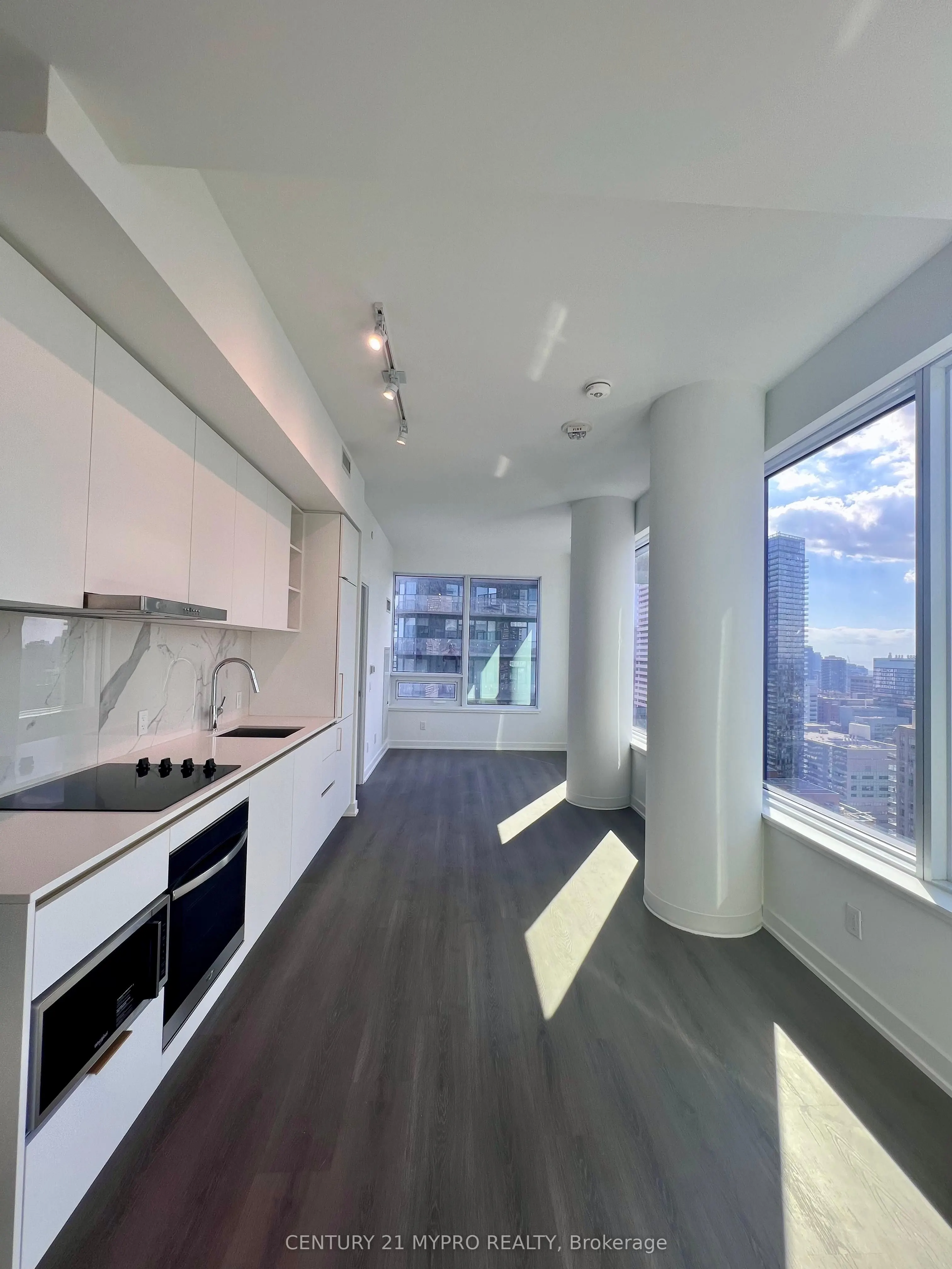 8 Wellesley Street W, #3616