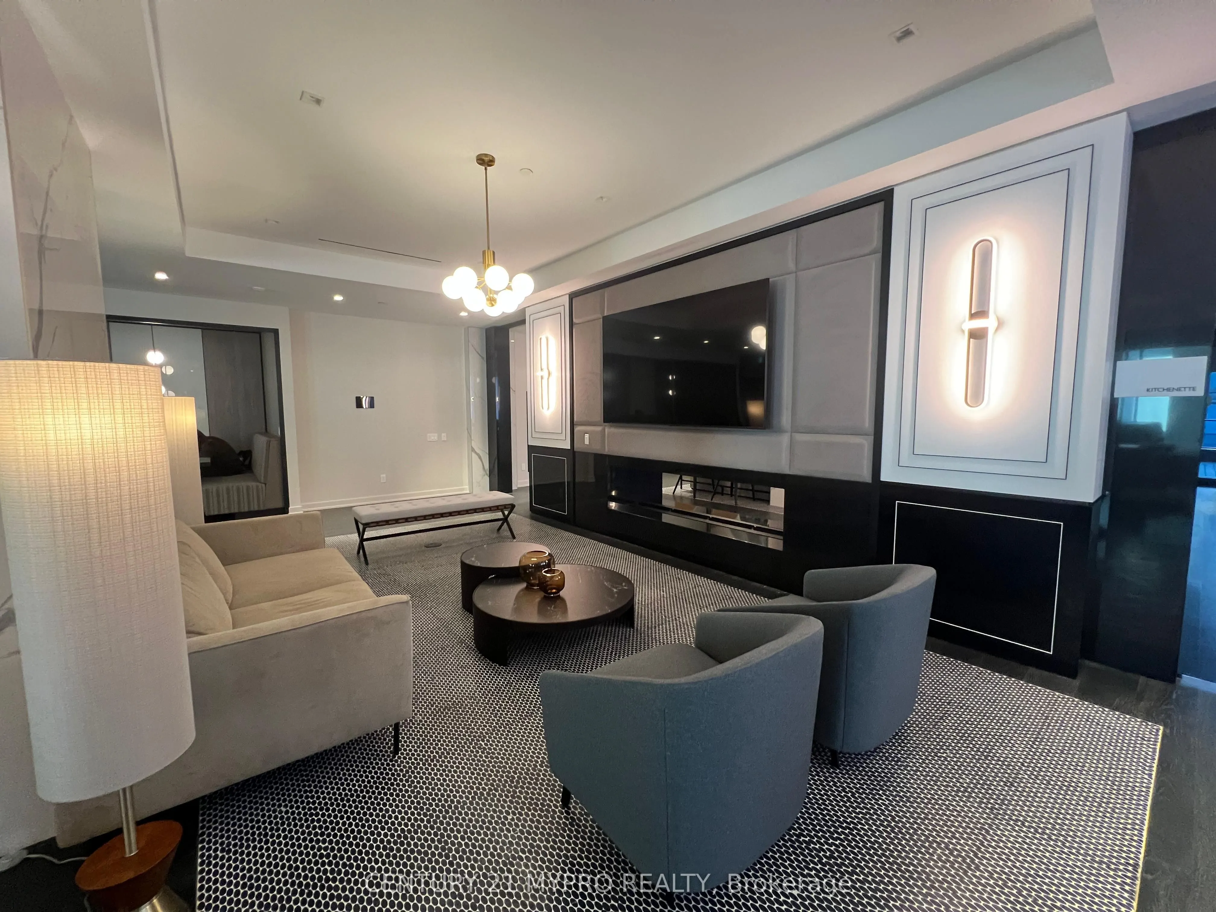 8 Wellesley Street W, #3616