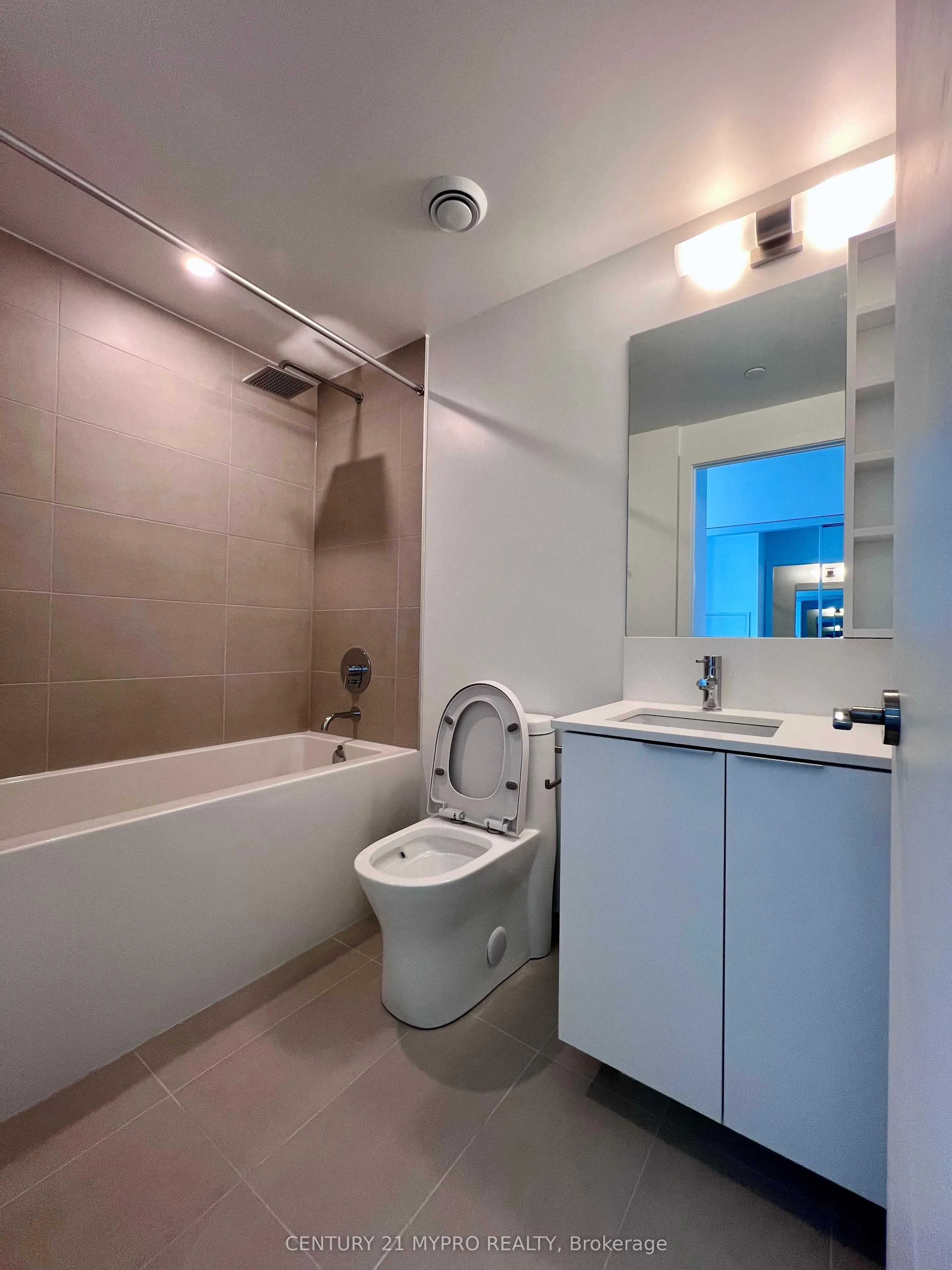 8 Wellesley Street W, #3616