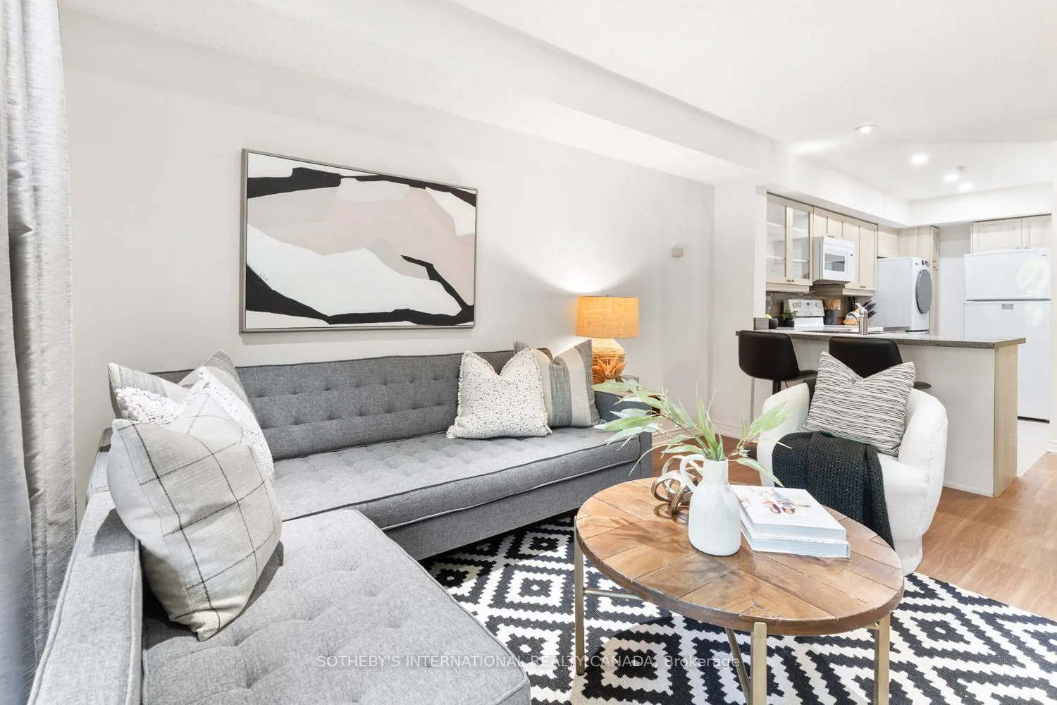 217 St. George Street, #6
