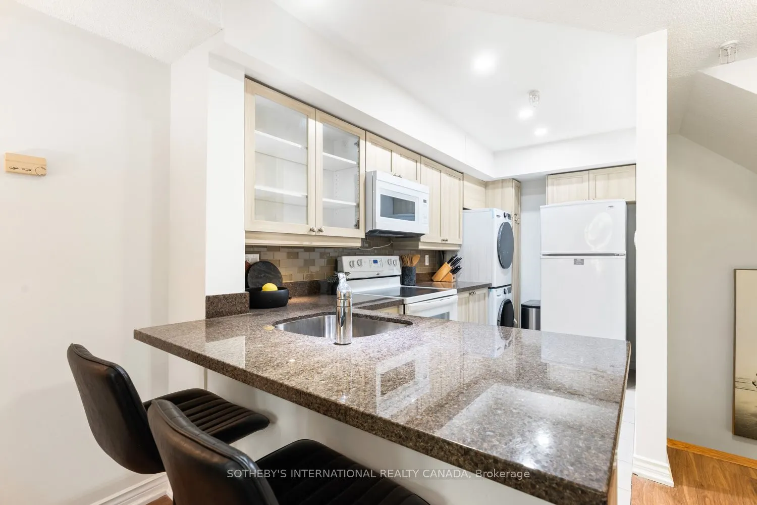 217 St. George Street, #6
