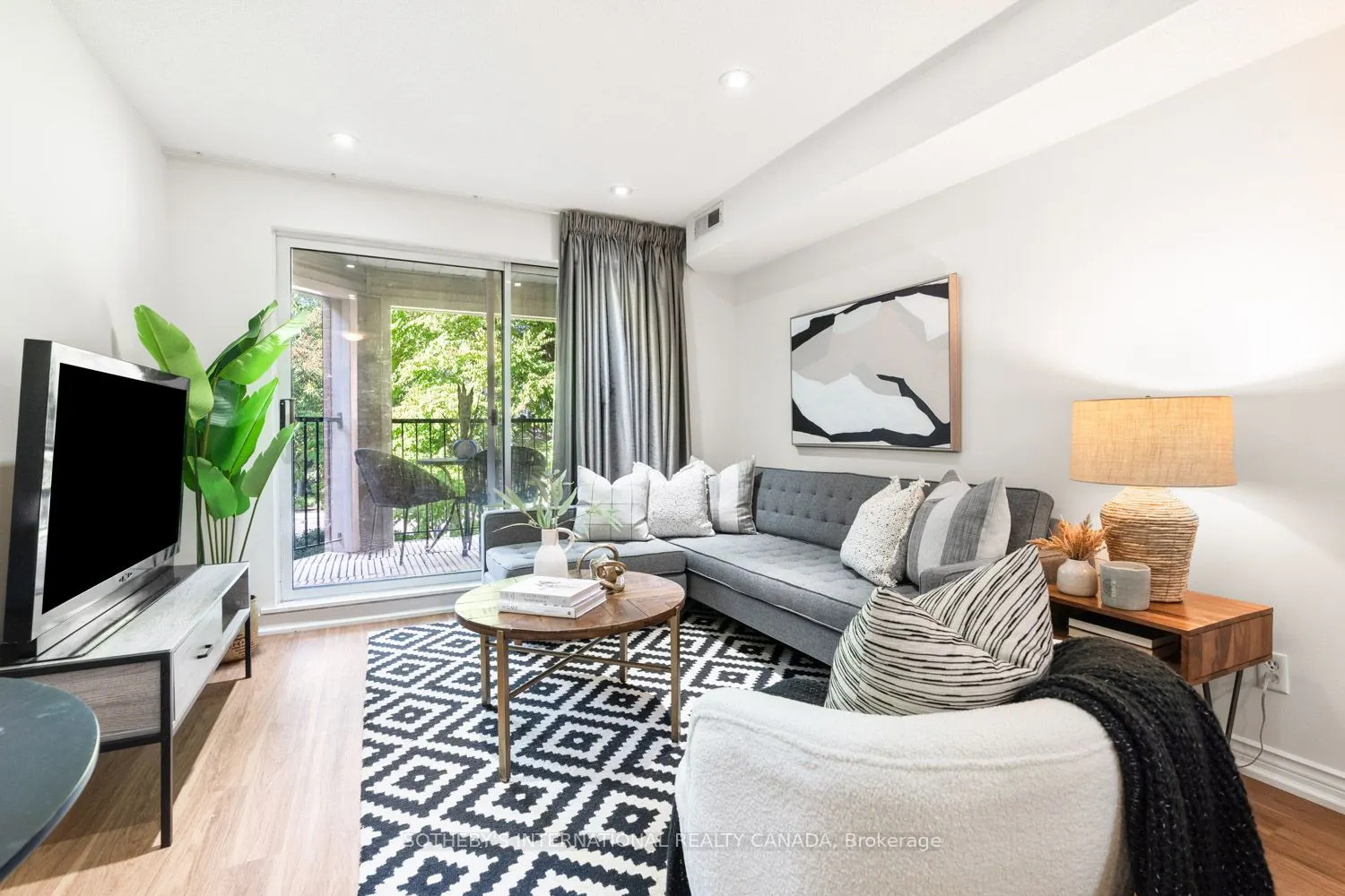 217 St. George Street, #6