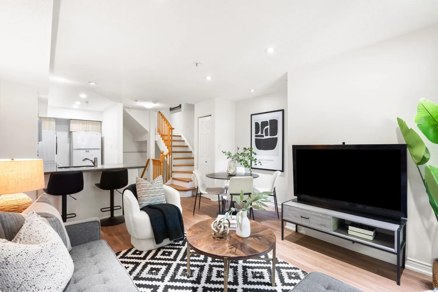 217 St. George Street, #6