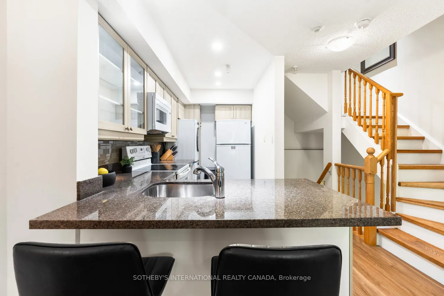 217 St. George Street, #6