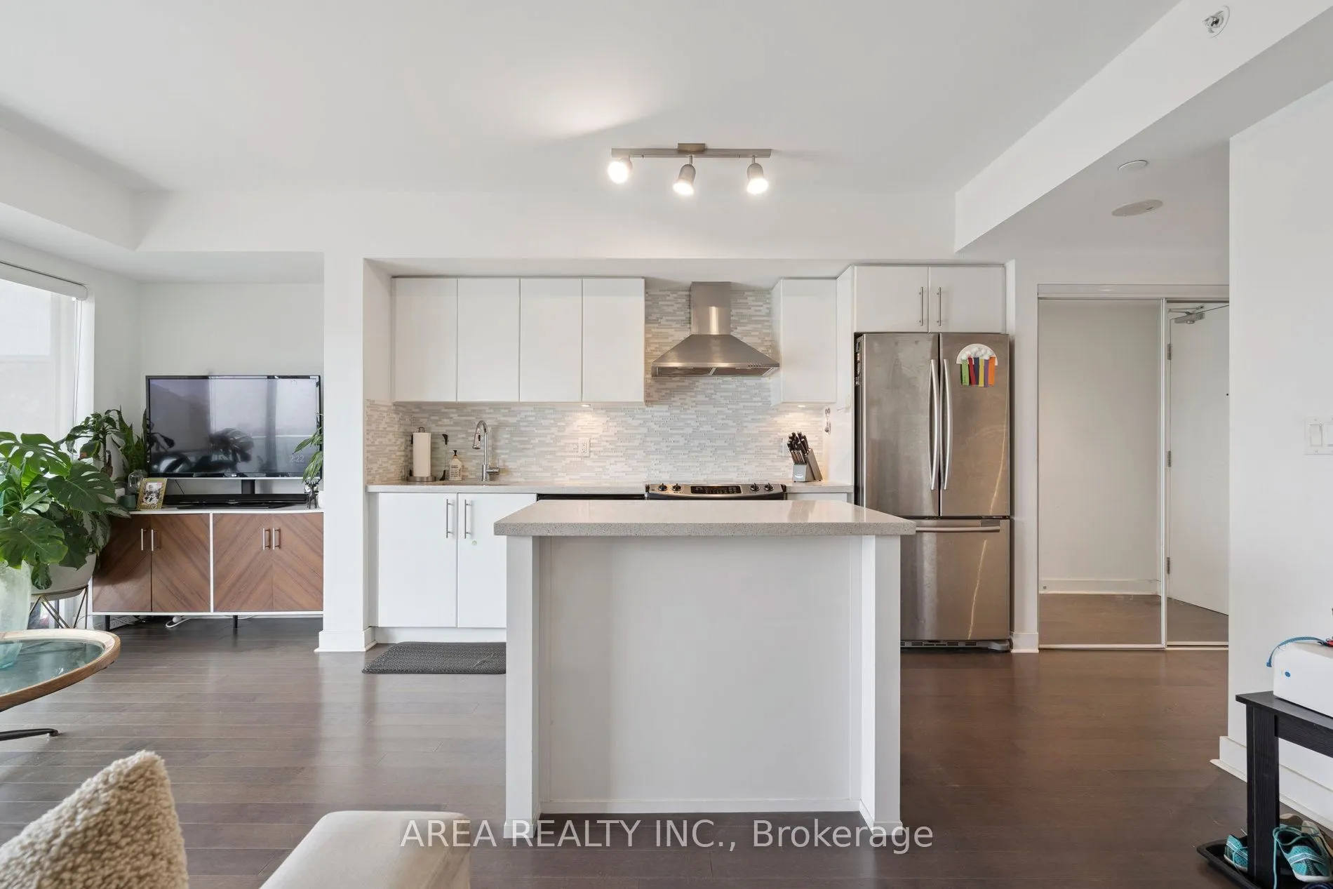 58 Orchard View Boulevard, #1910