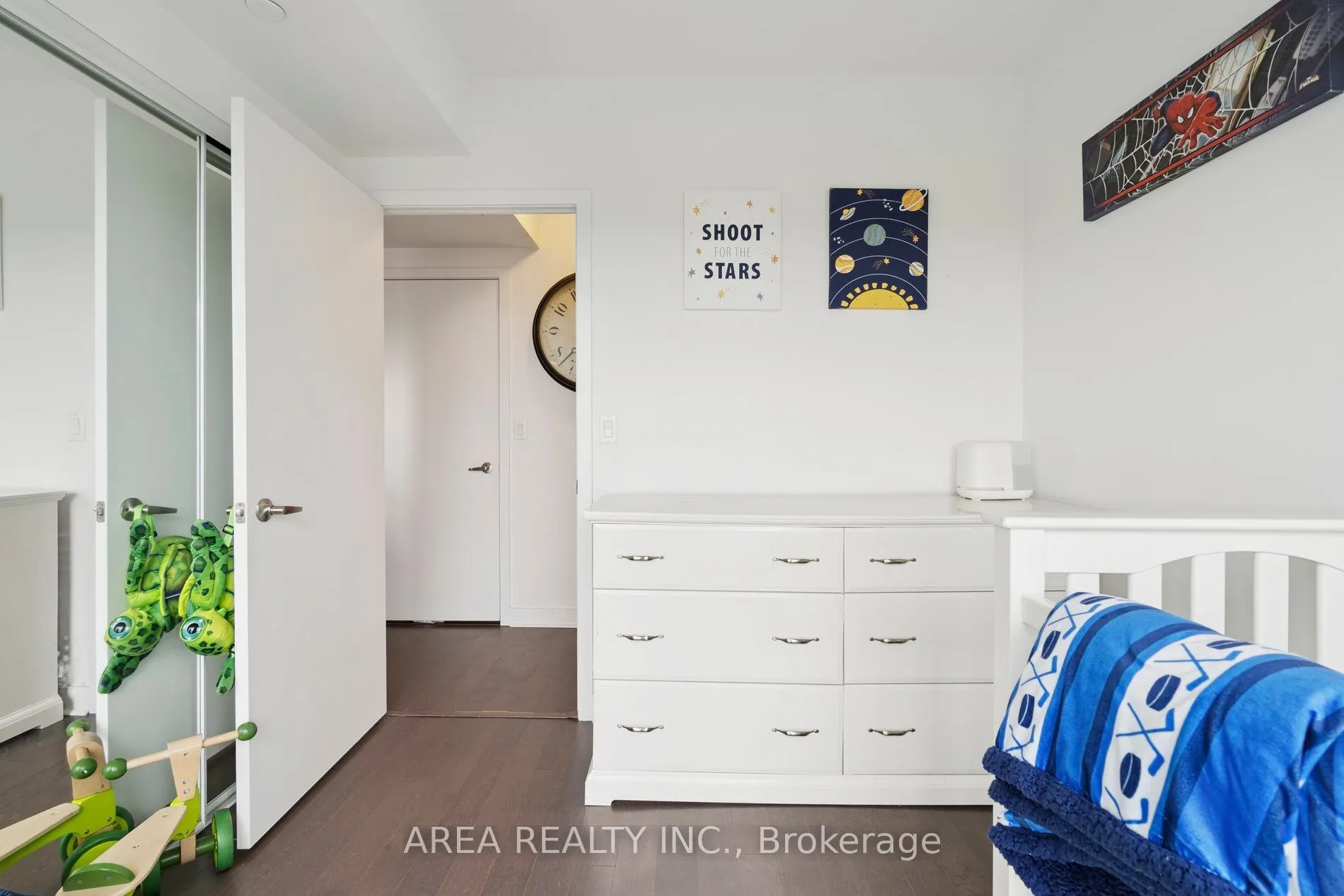 58 Orchard View Boulevard, #1910
