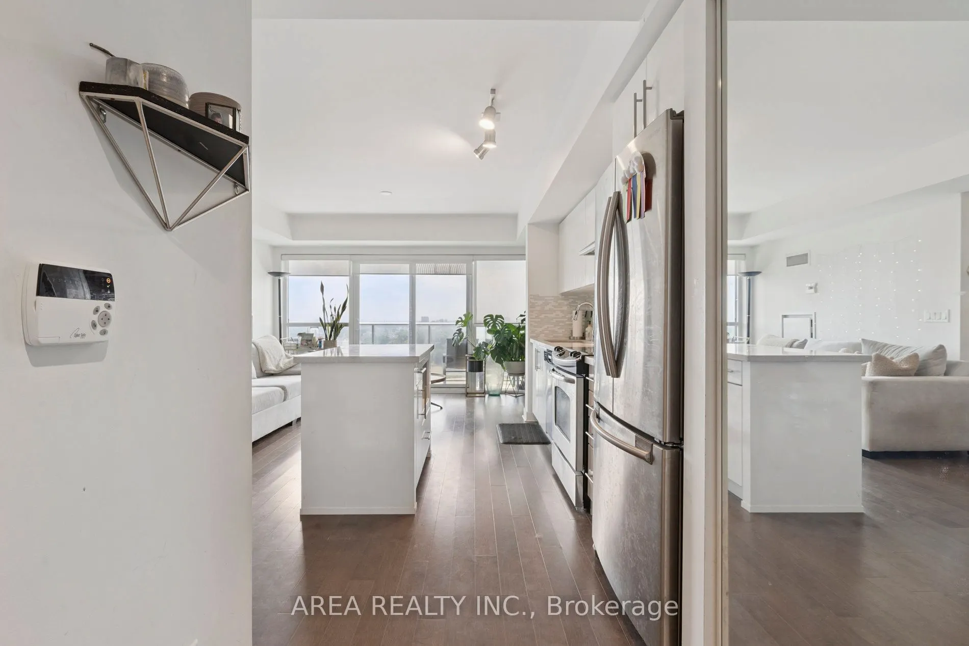 58 Orchard View Boulevard, #1910