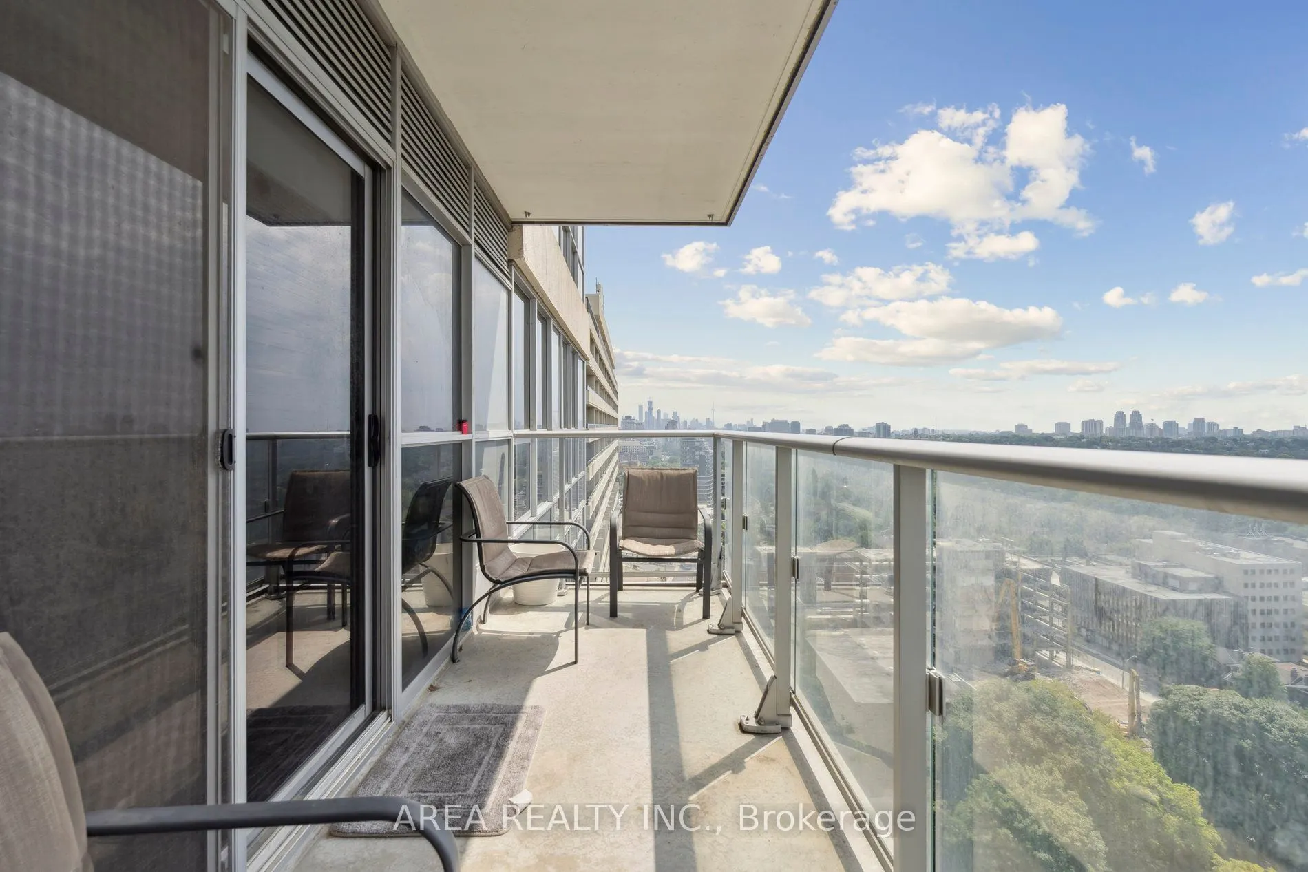 58 Orchard View Boulevard, #1910
