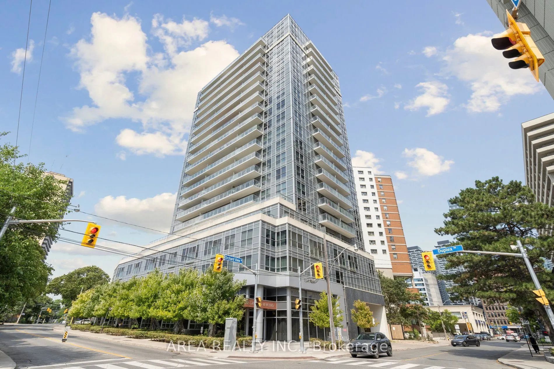 58 Orchard View Boulevard, #1910