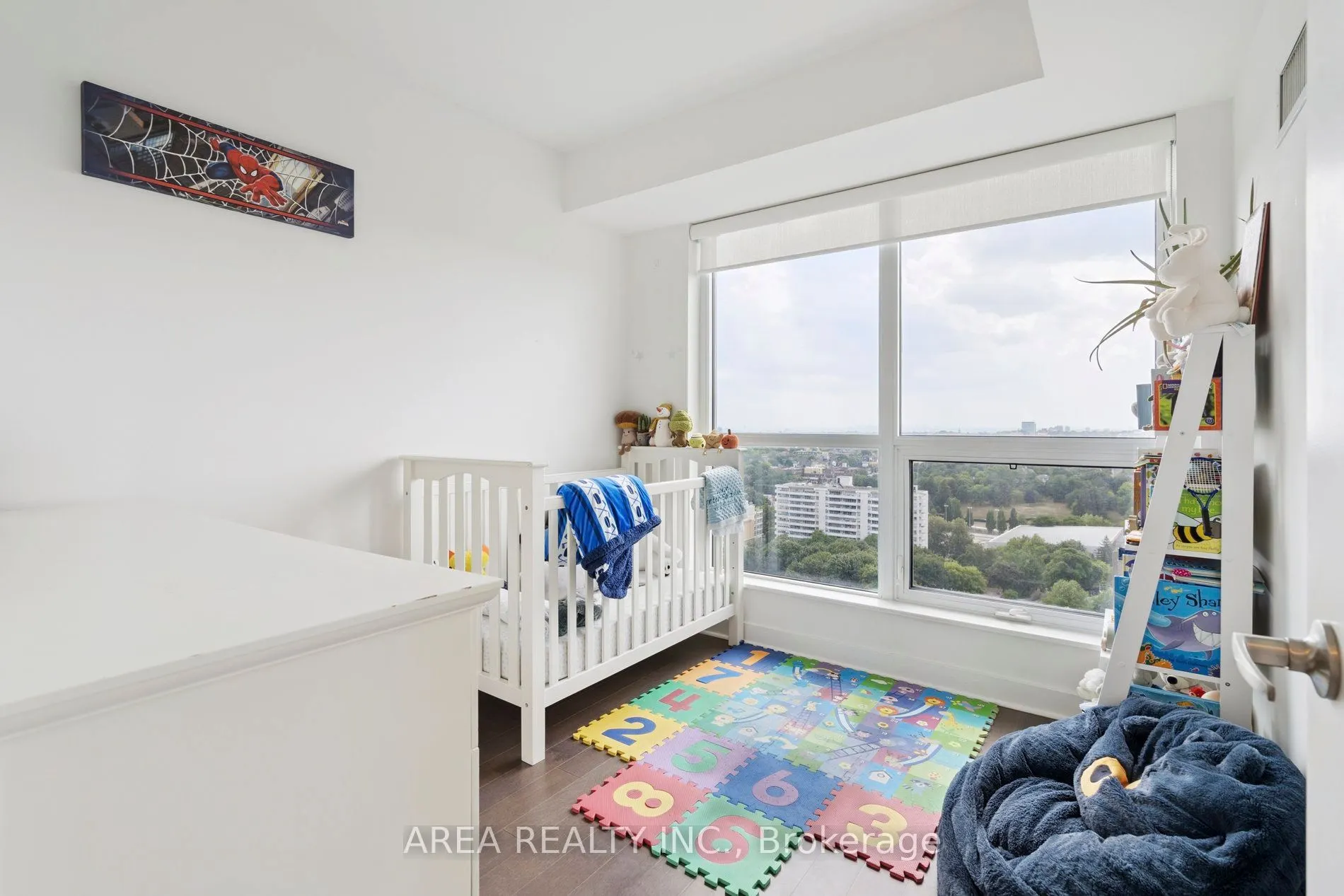 58 Orchard View Boulevard, #1910
