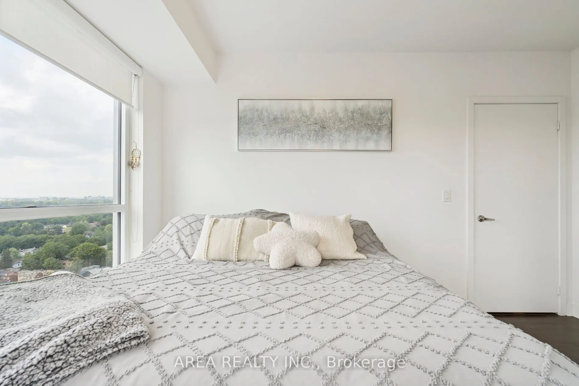 58 Orchard View Boulevard, #1910