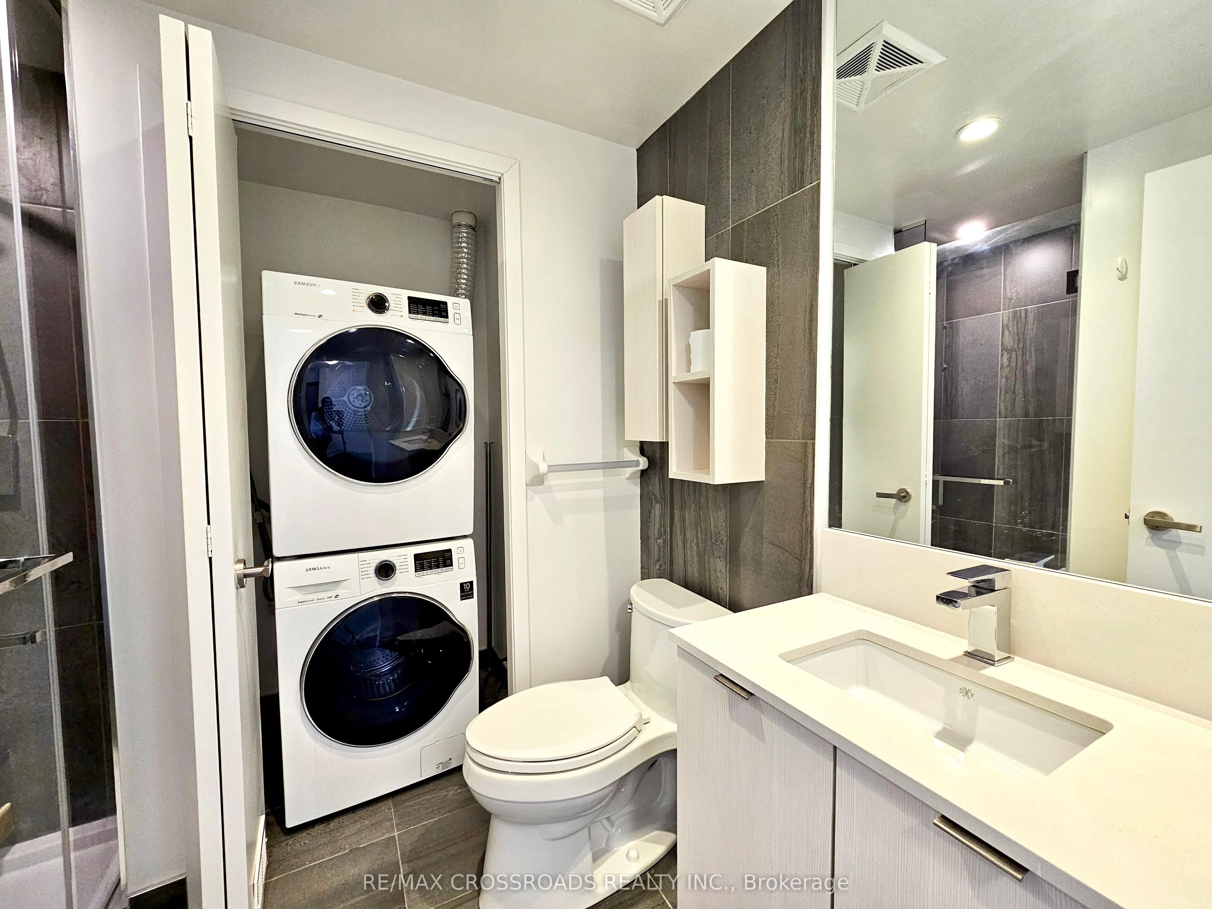 195 Redpath Avenue, #3113 ST