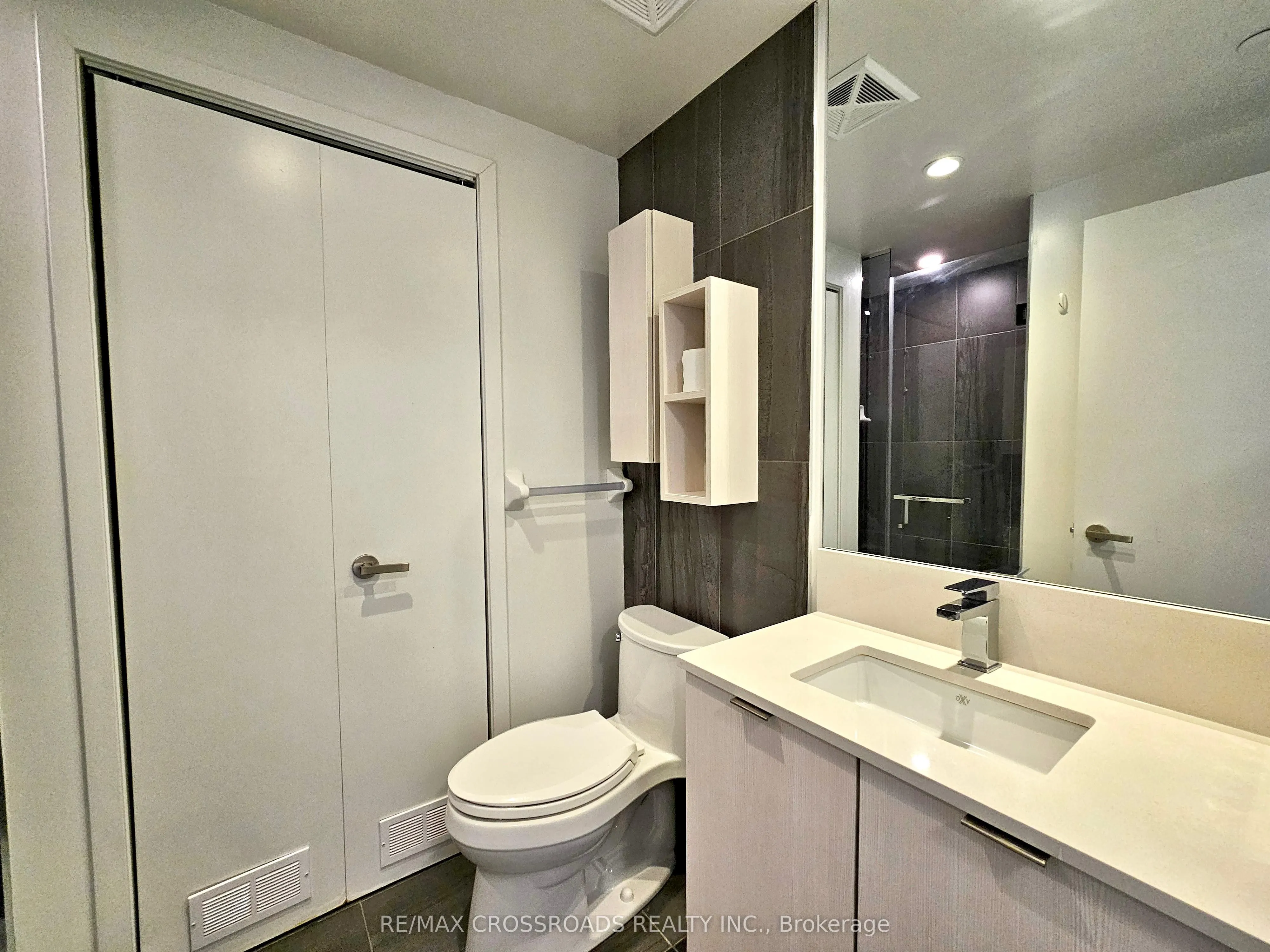 195 Redpath Avenue, #3113 ST