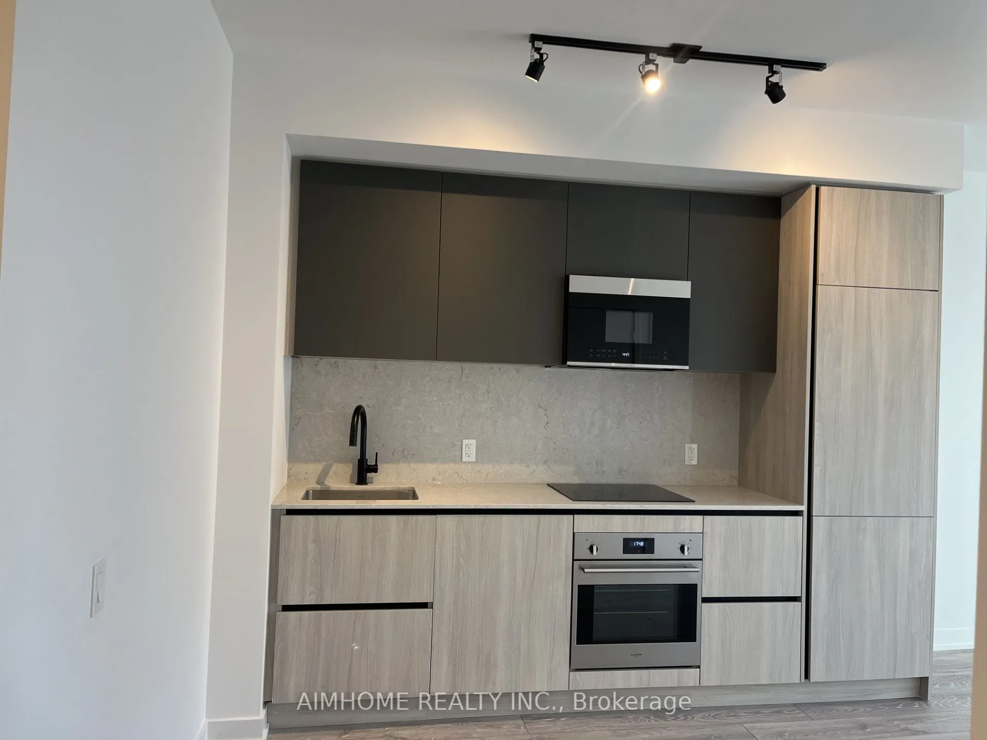 108 PETER Street, #1721