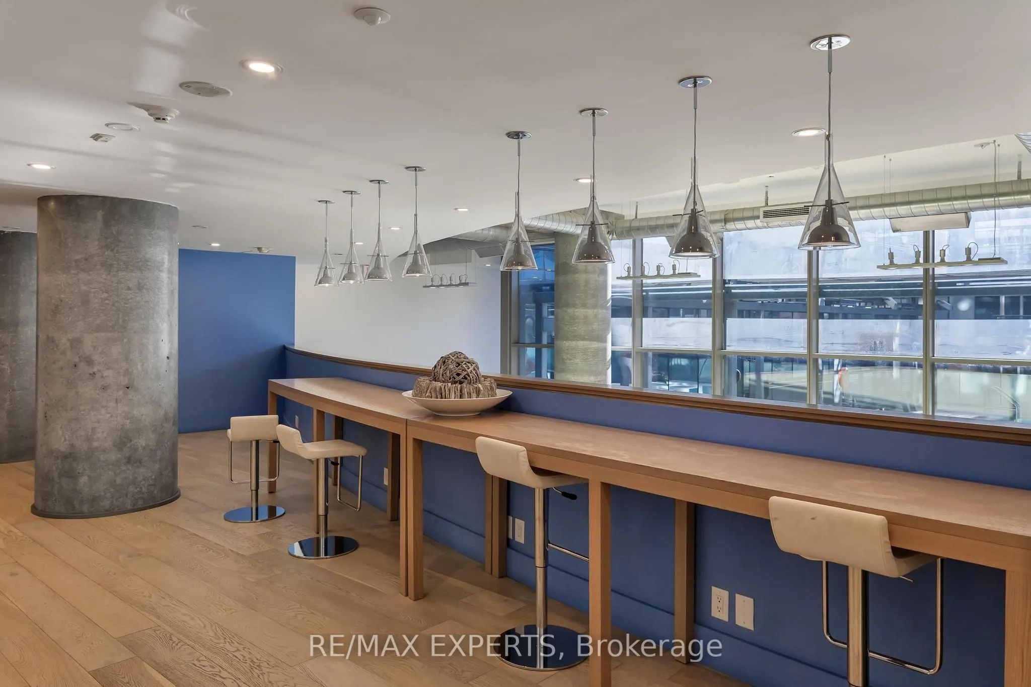 390 Cherry Street, #302