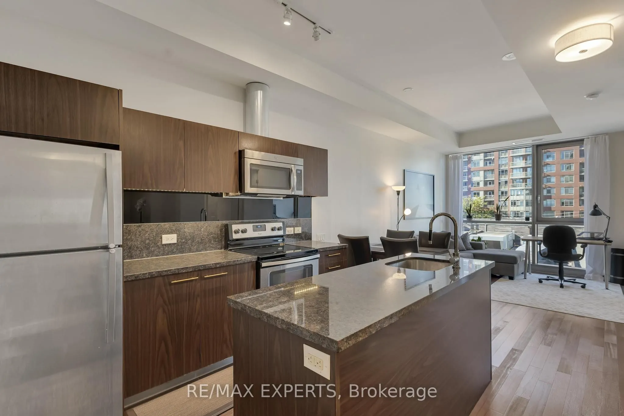 390 Cherry Street, #302