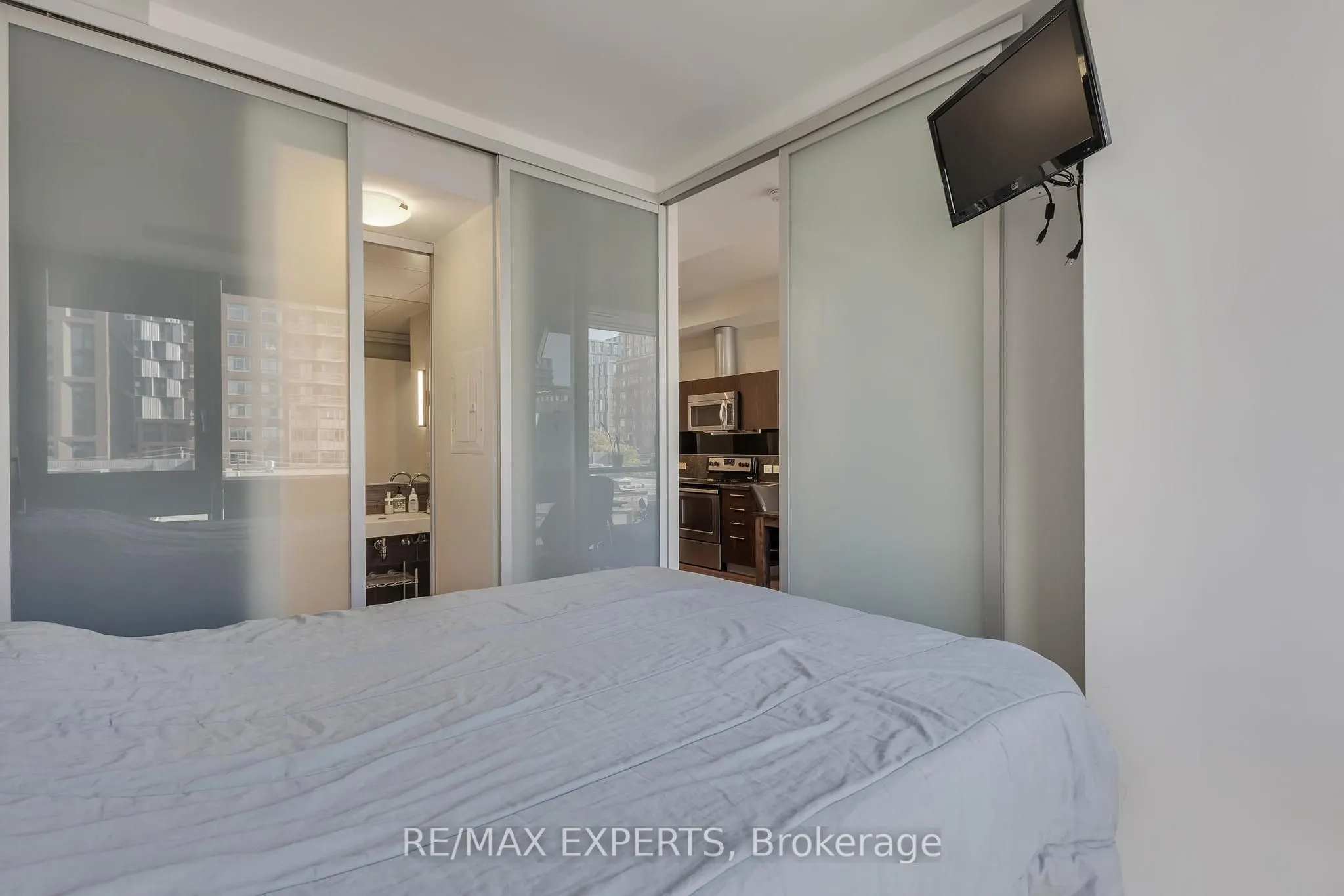 390 Cherry Street, #302