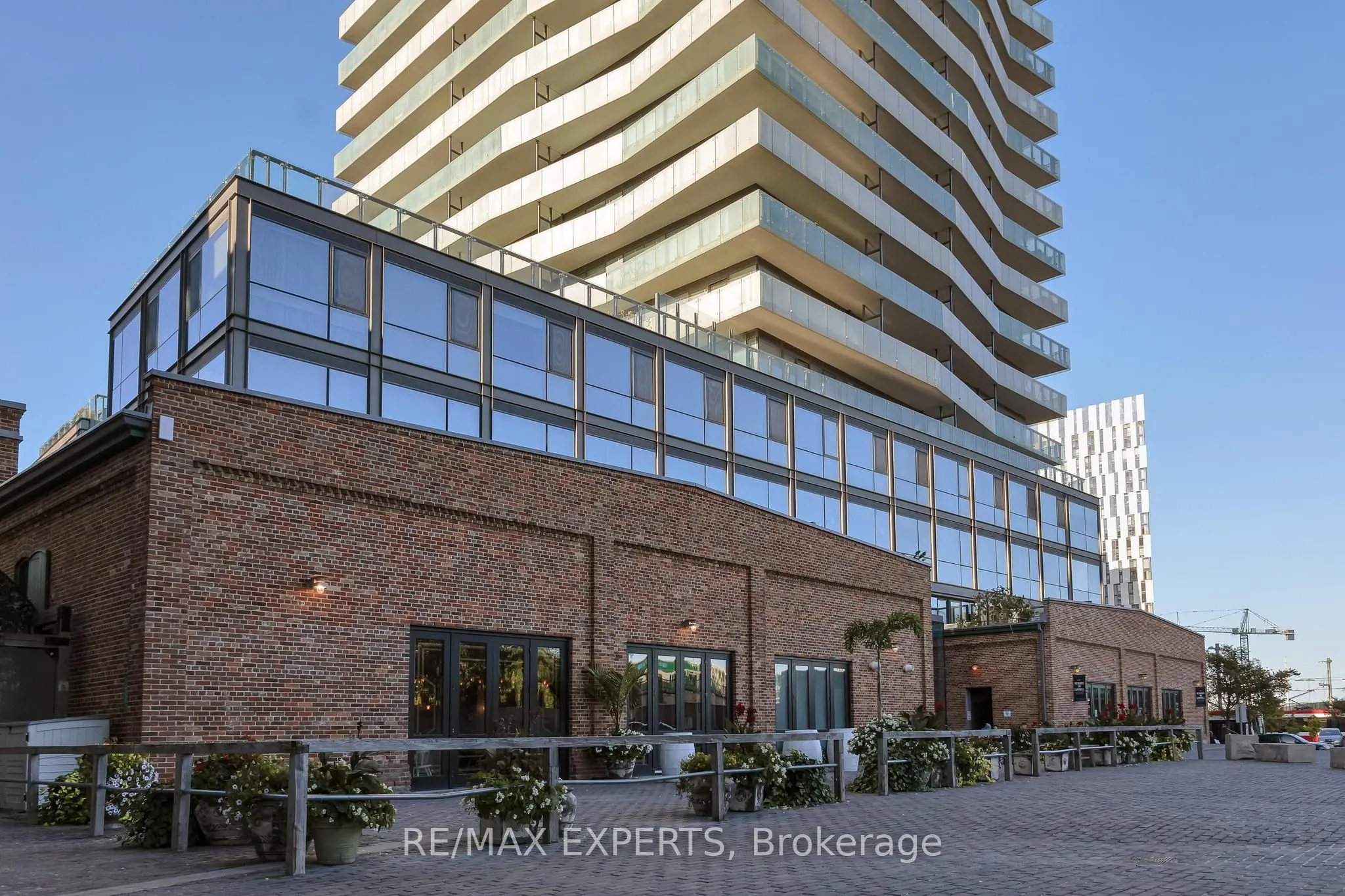 390 Cherry Street, #302
