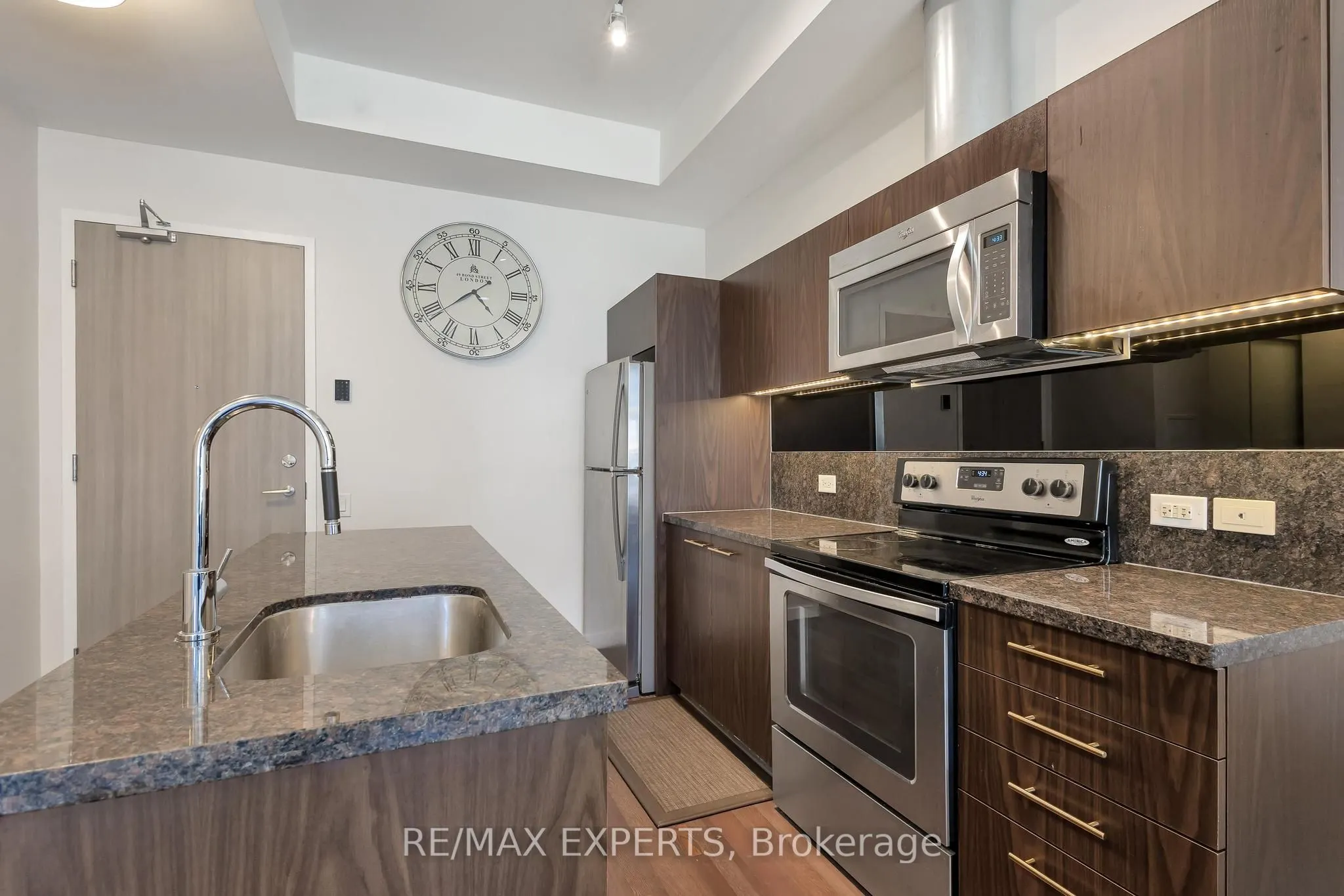 390 Cherry Street, #302