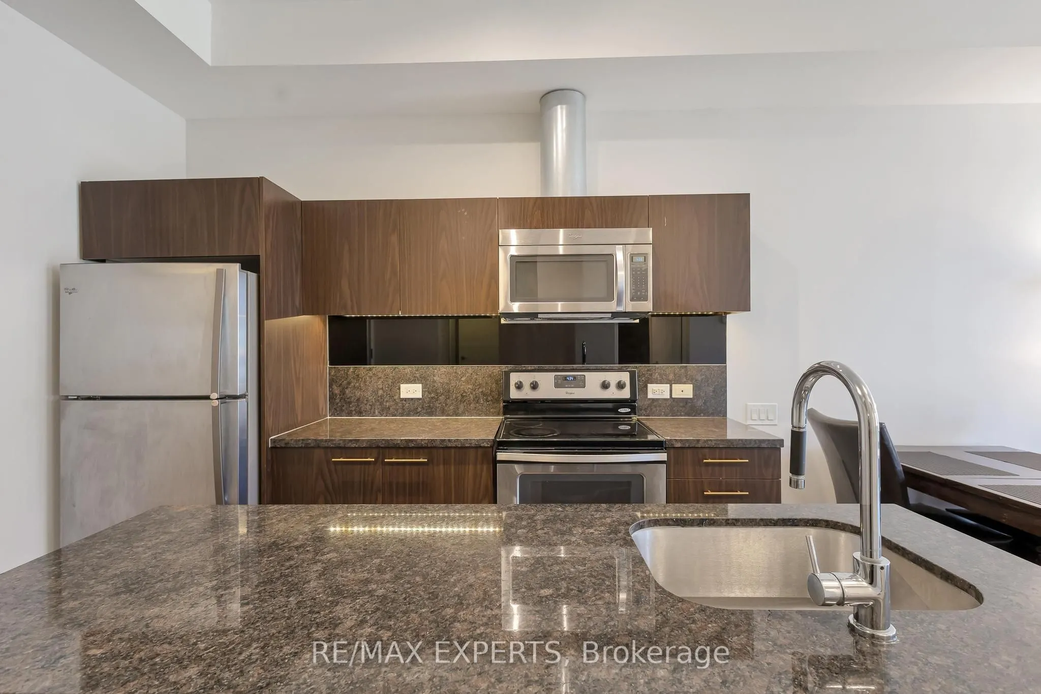 390 Cherry Street, #302