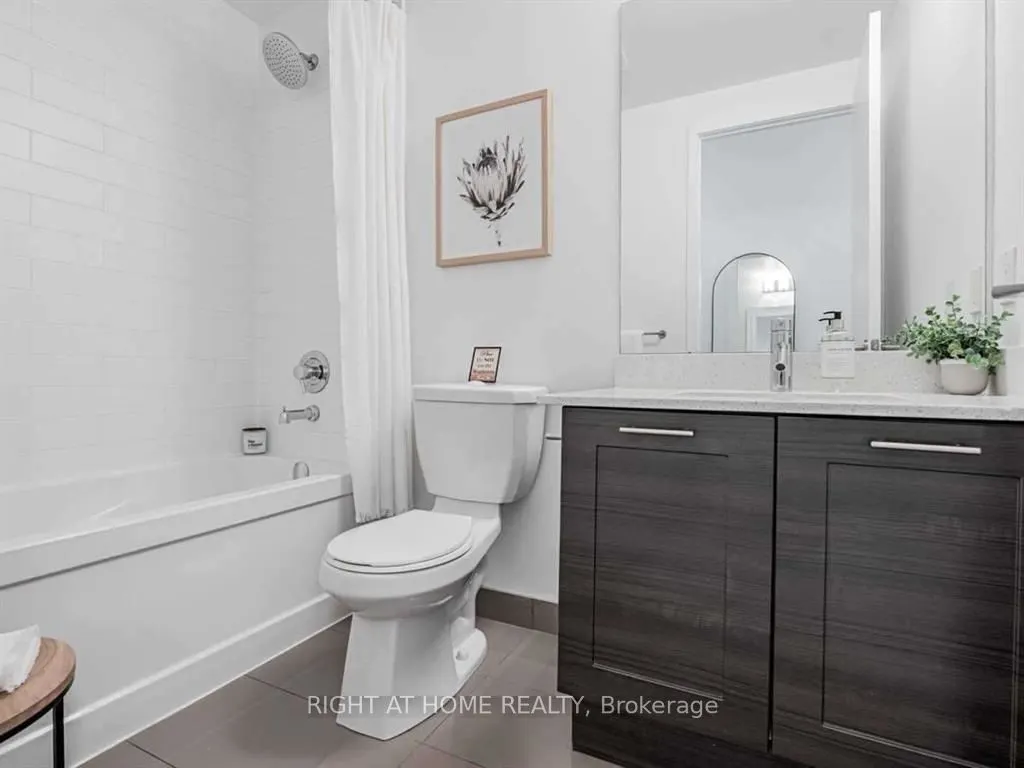 20 Bruyeres Mews, #305