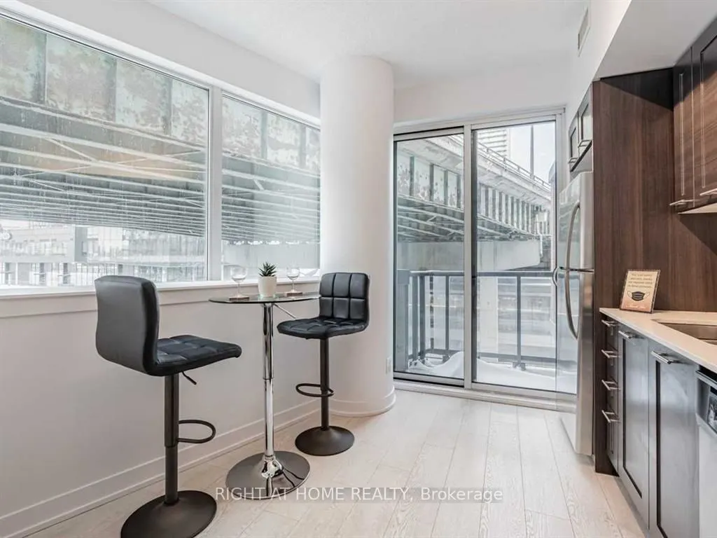20 Bruyeres Mews, #305