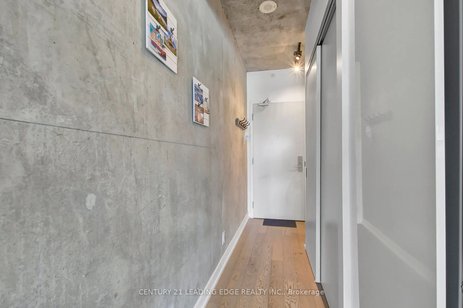 39 Brant Street, #908