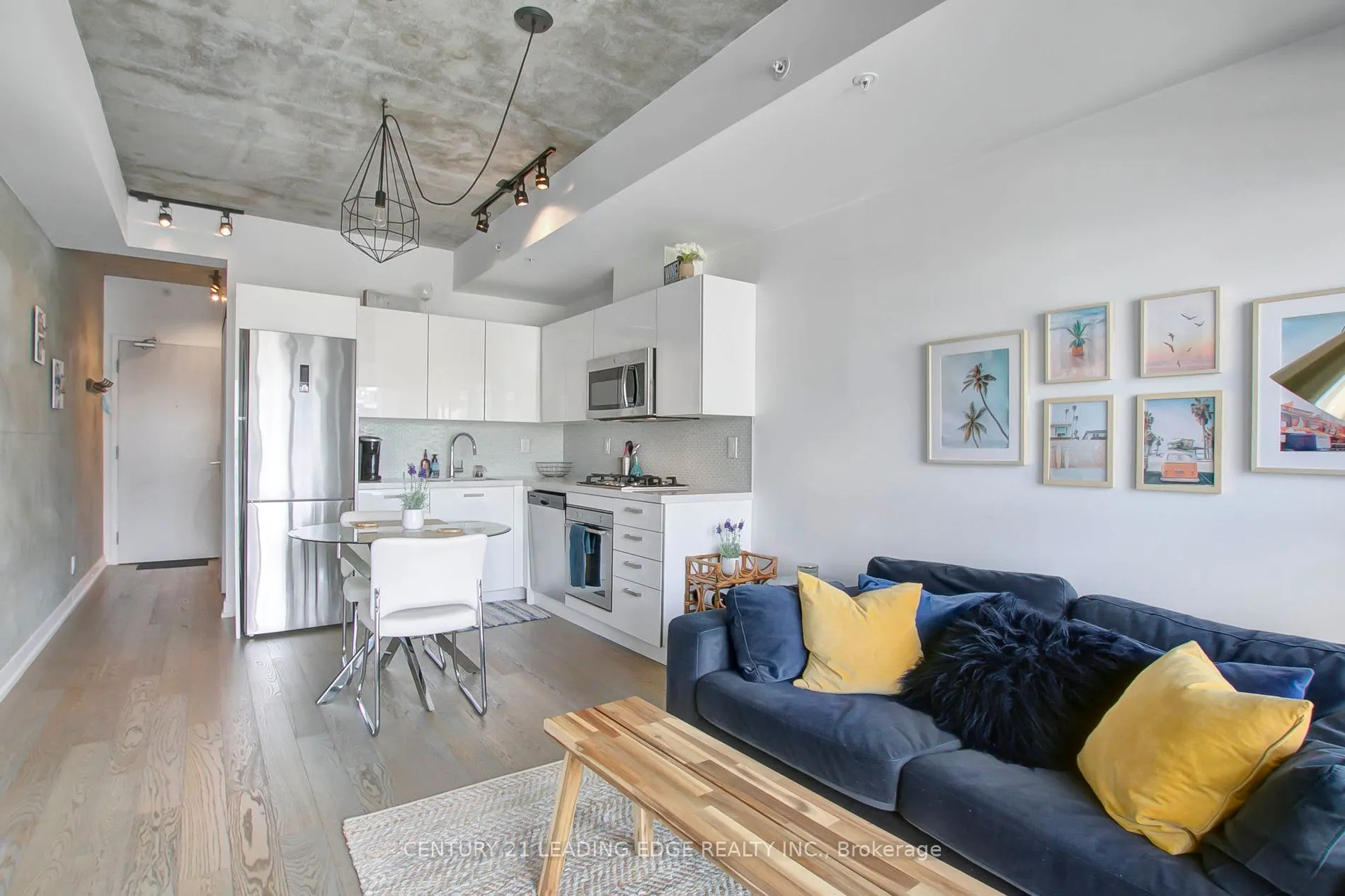 39 Brant Street, #908