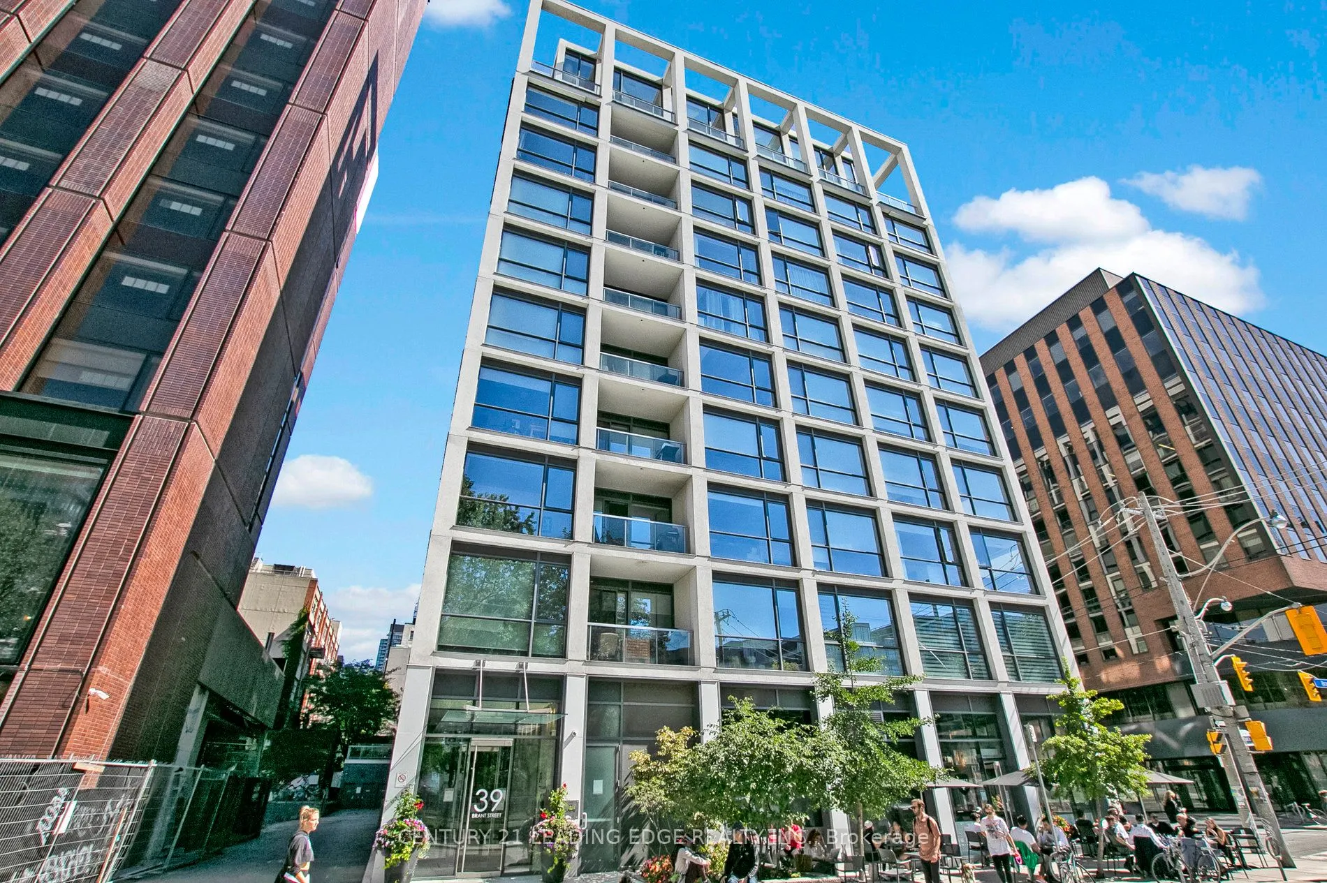 39 Brant Street, #908