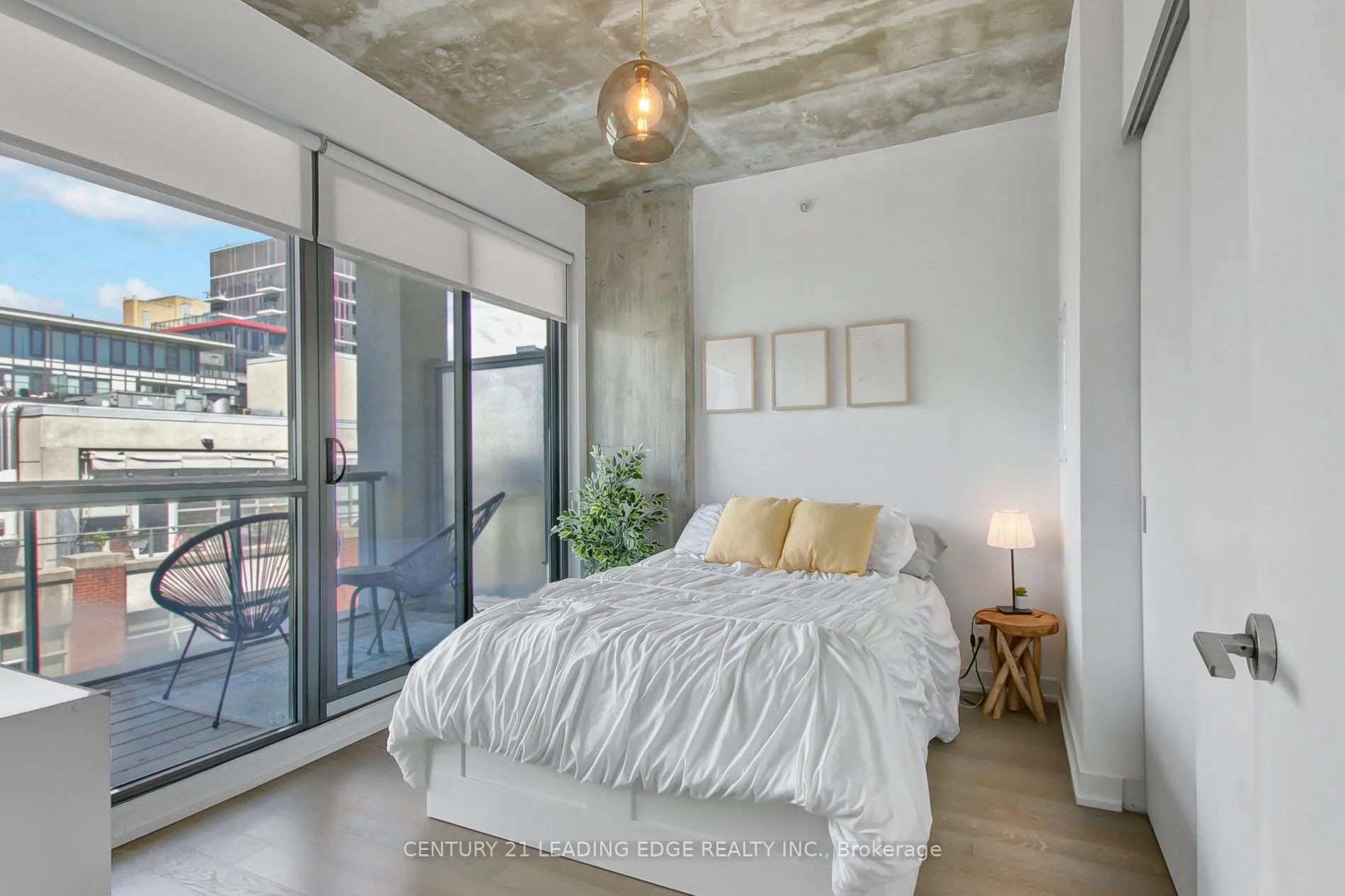 39 Brant Street, #908