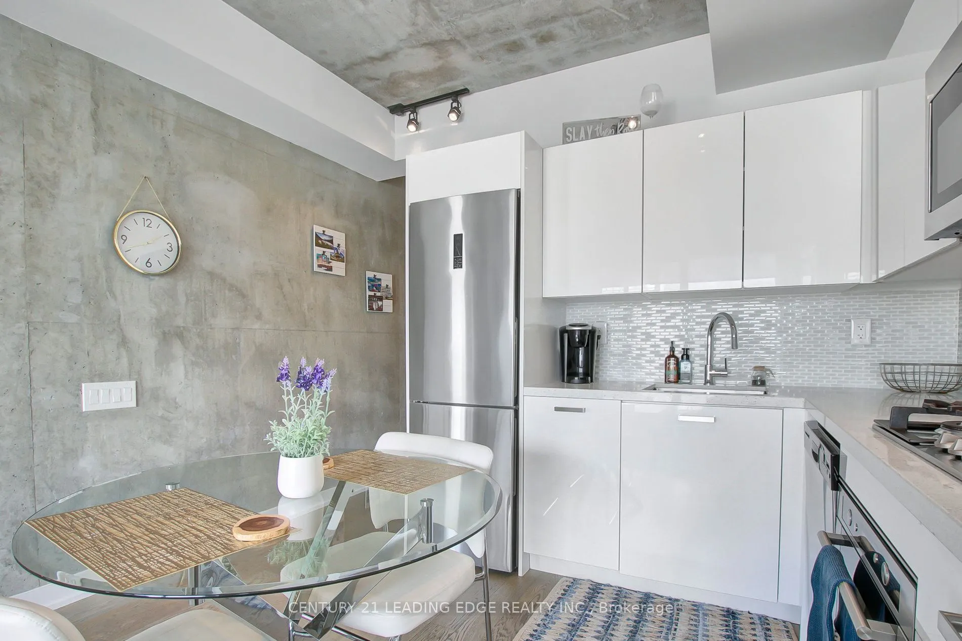 39 Brant Street, #908