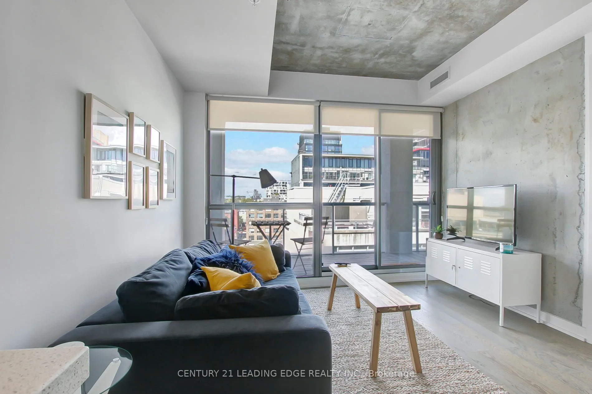 39 Brant Street, #908