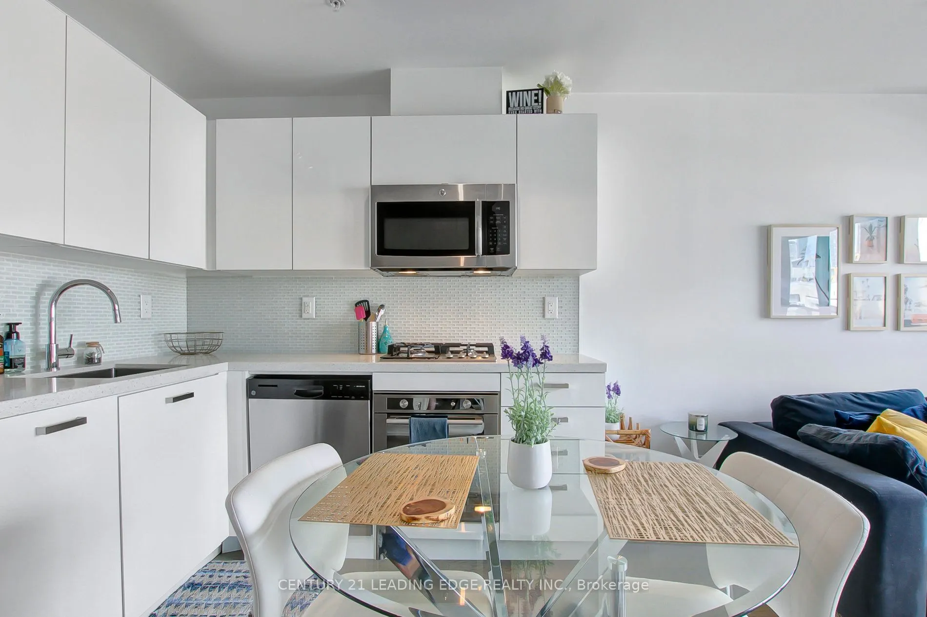 39 Brant Street, #908