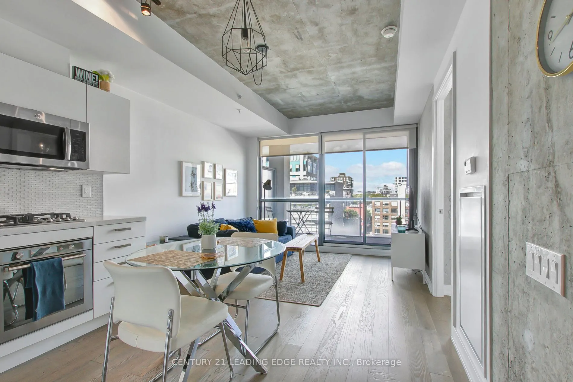 39 Brant Street, #908