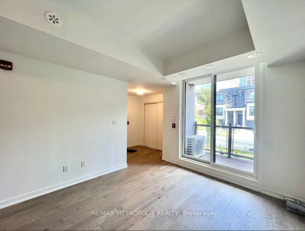 8 Marquette Avenue, #3