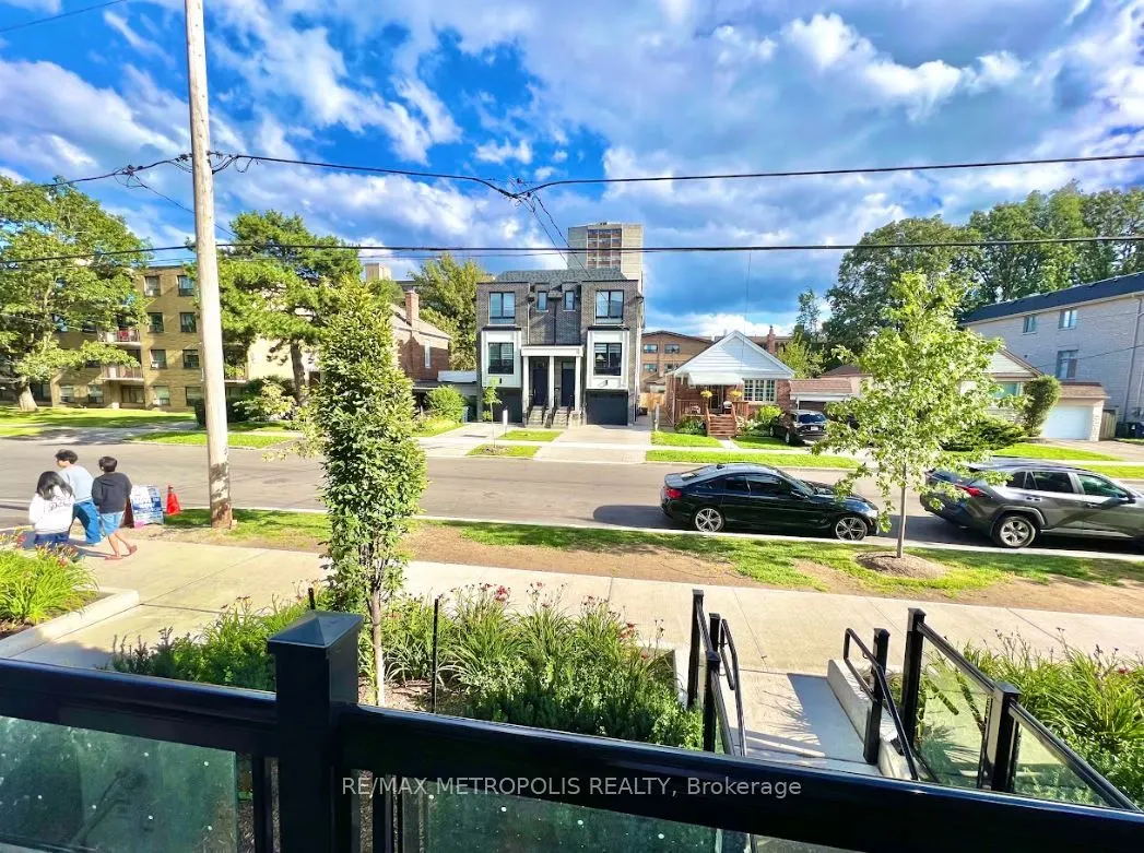 8 Marquette Avenue, #3