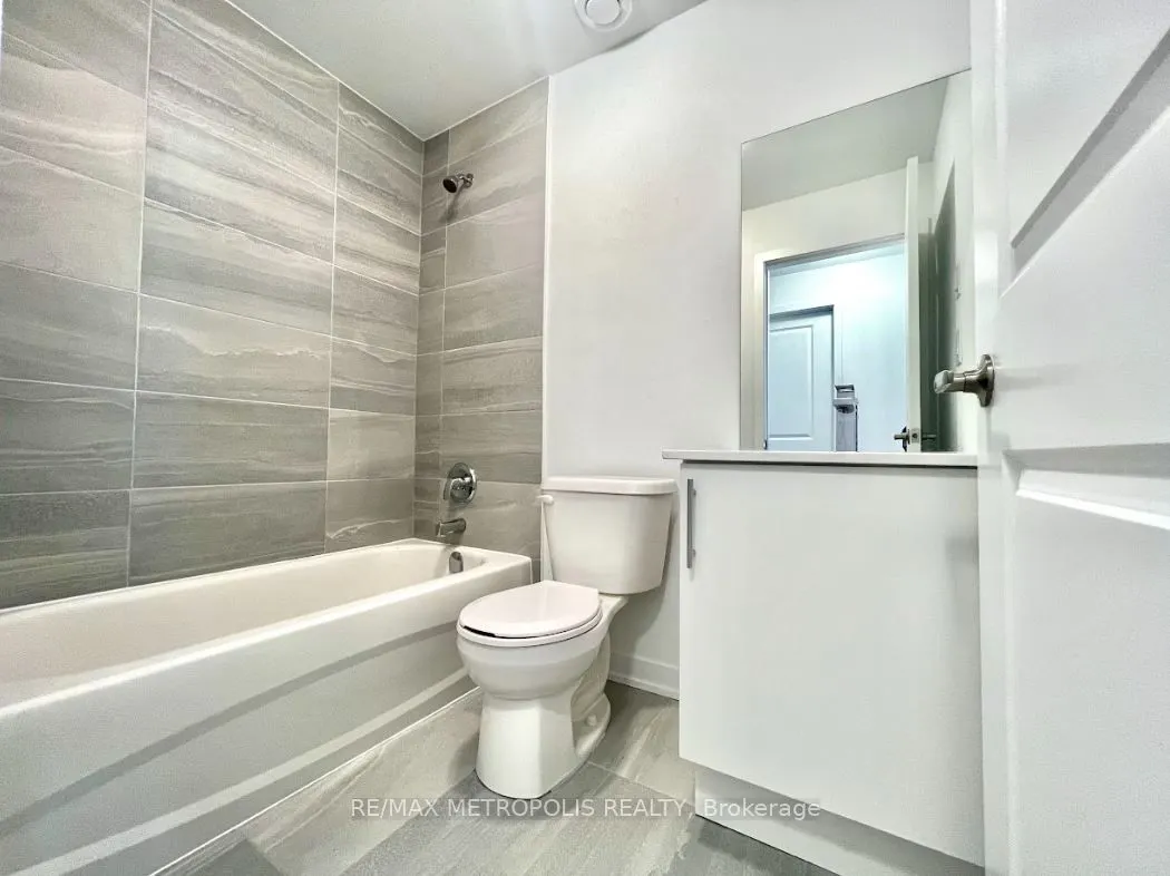 8 Marquette Avenue, #3