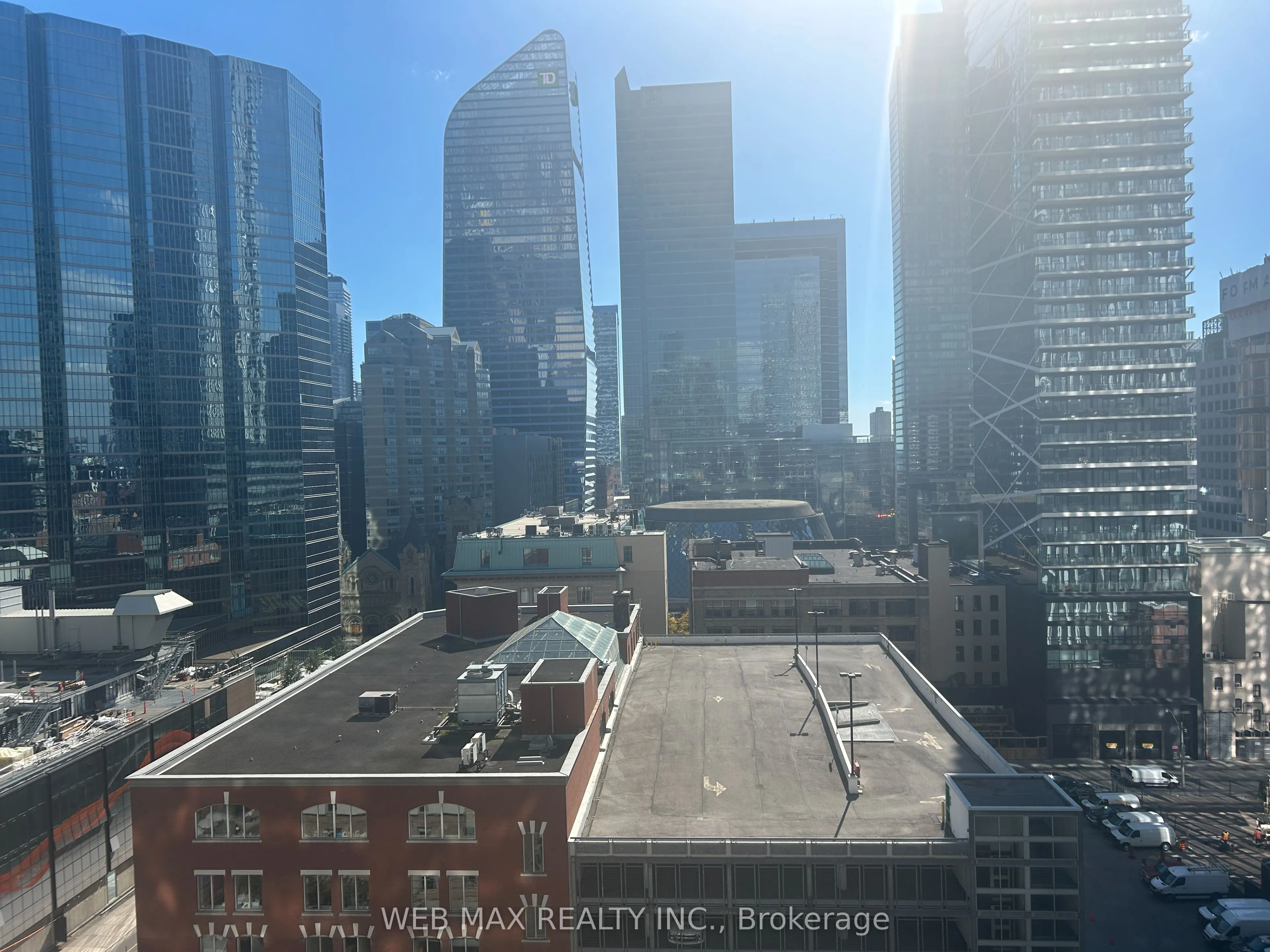 126 Simcoe Street, #1303