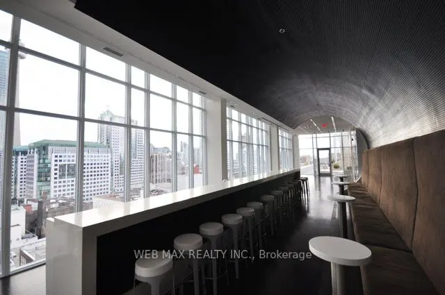 126 Simcoe Street, #1303