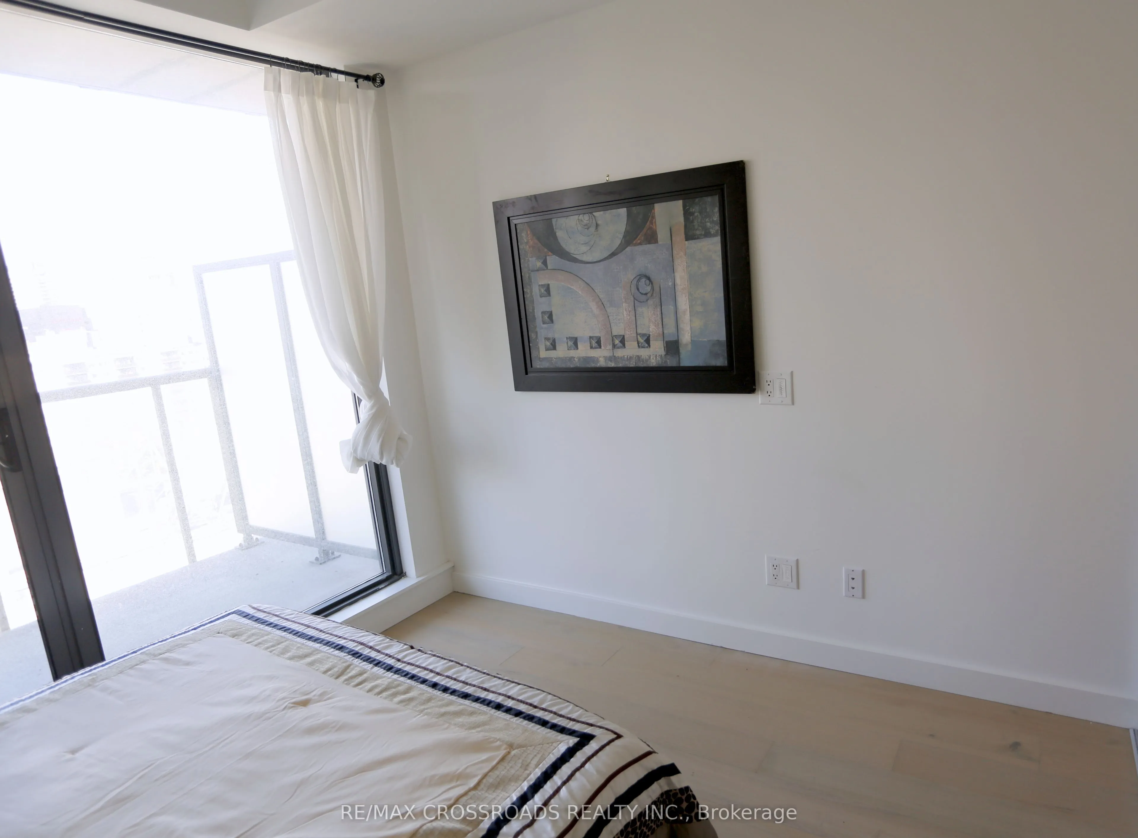 81 Wellesley Street E, #1506
