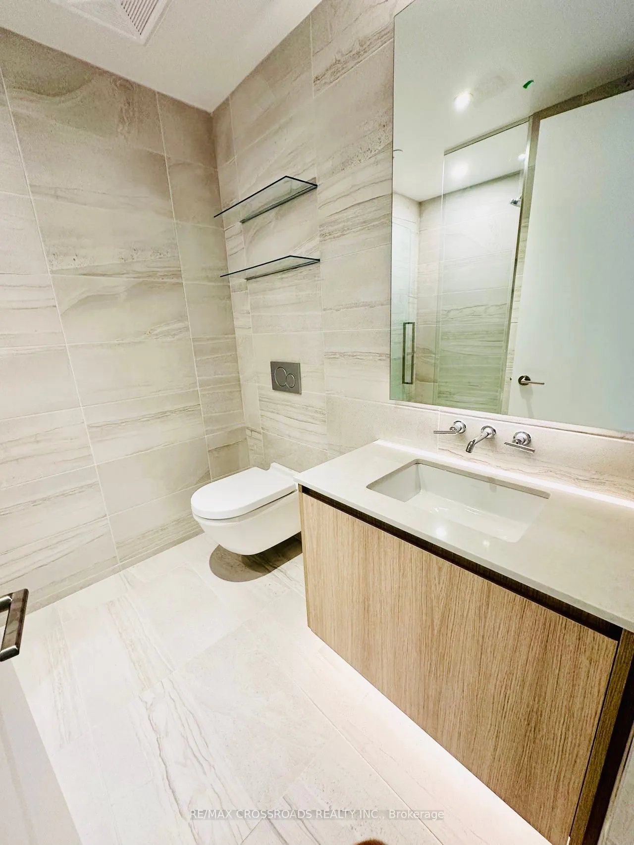 81 Wellesley Street E, #1506