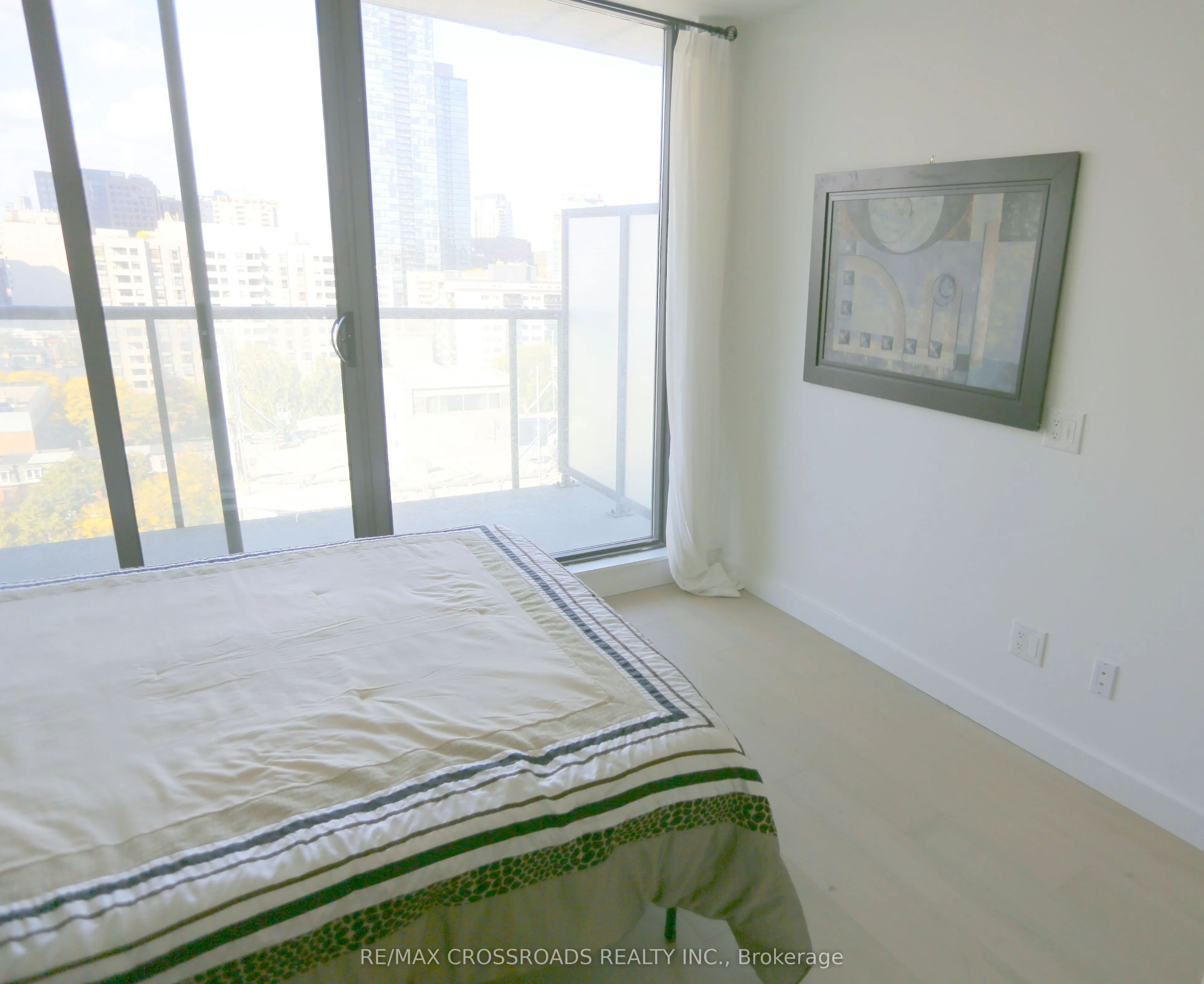 81 Wellesley Street E, #1506