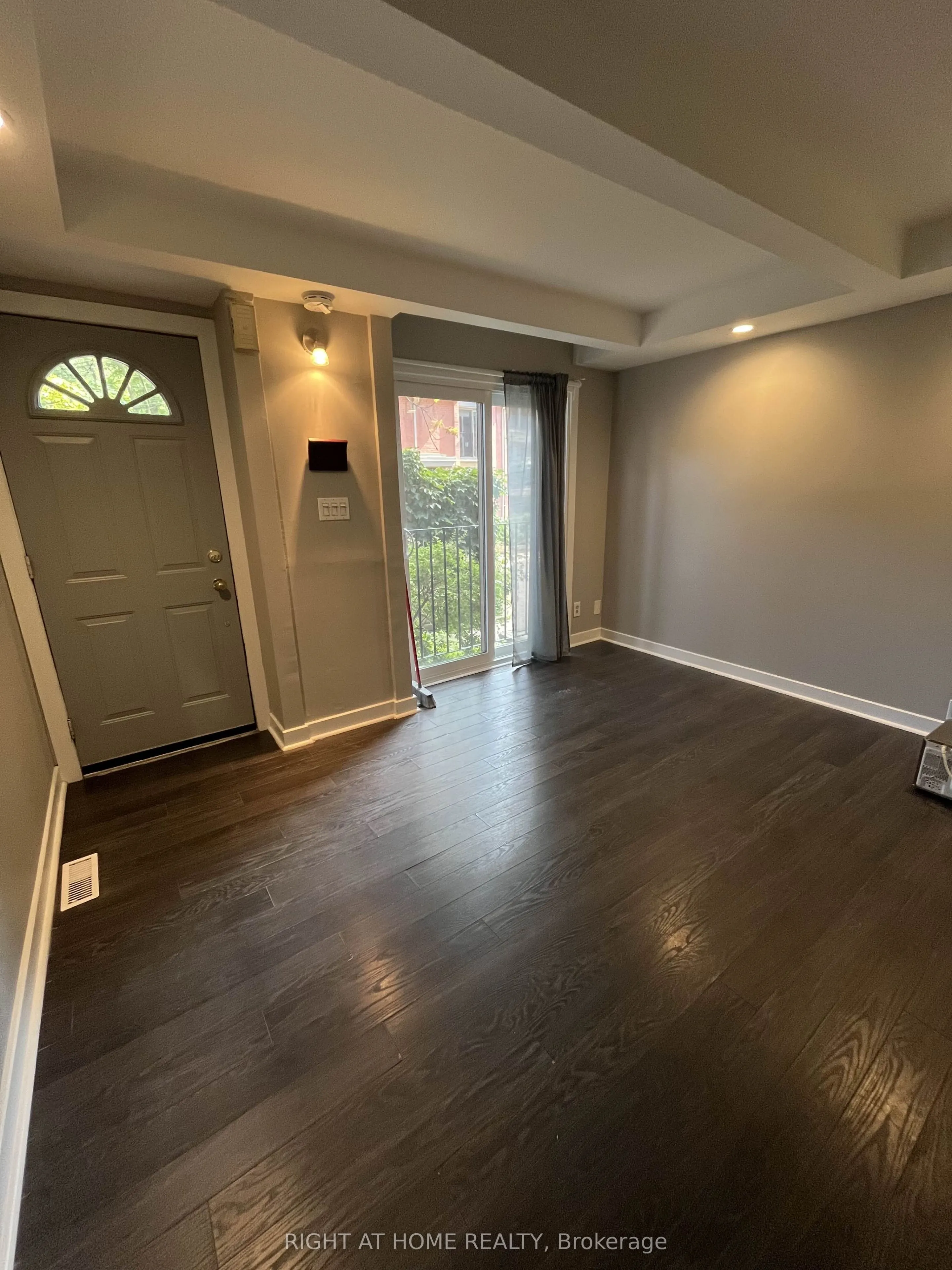 325 Jarvis Street, #32
