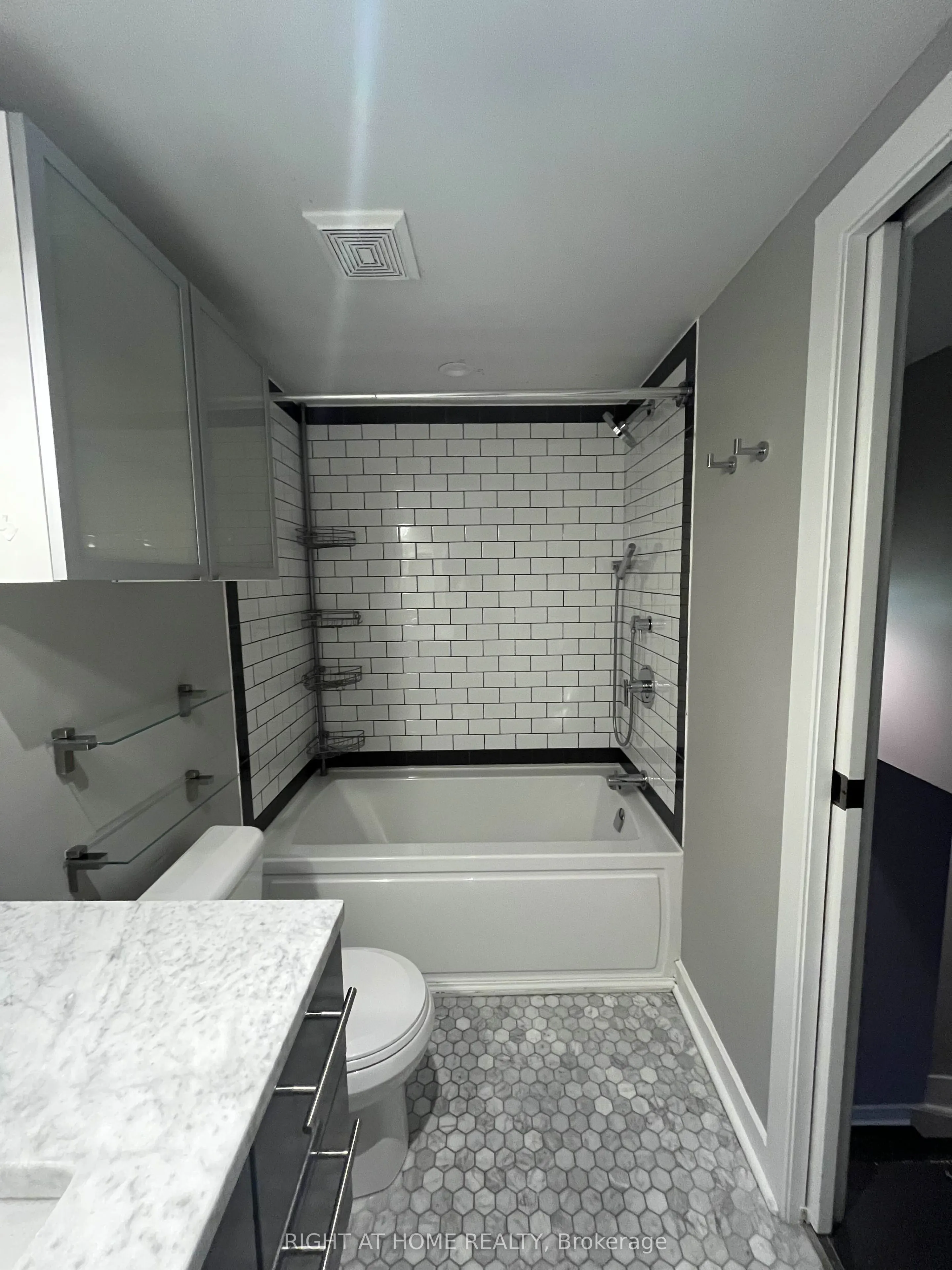 325 Jarvis Street, #32